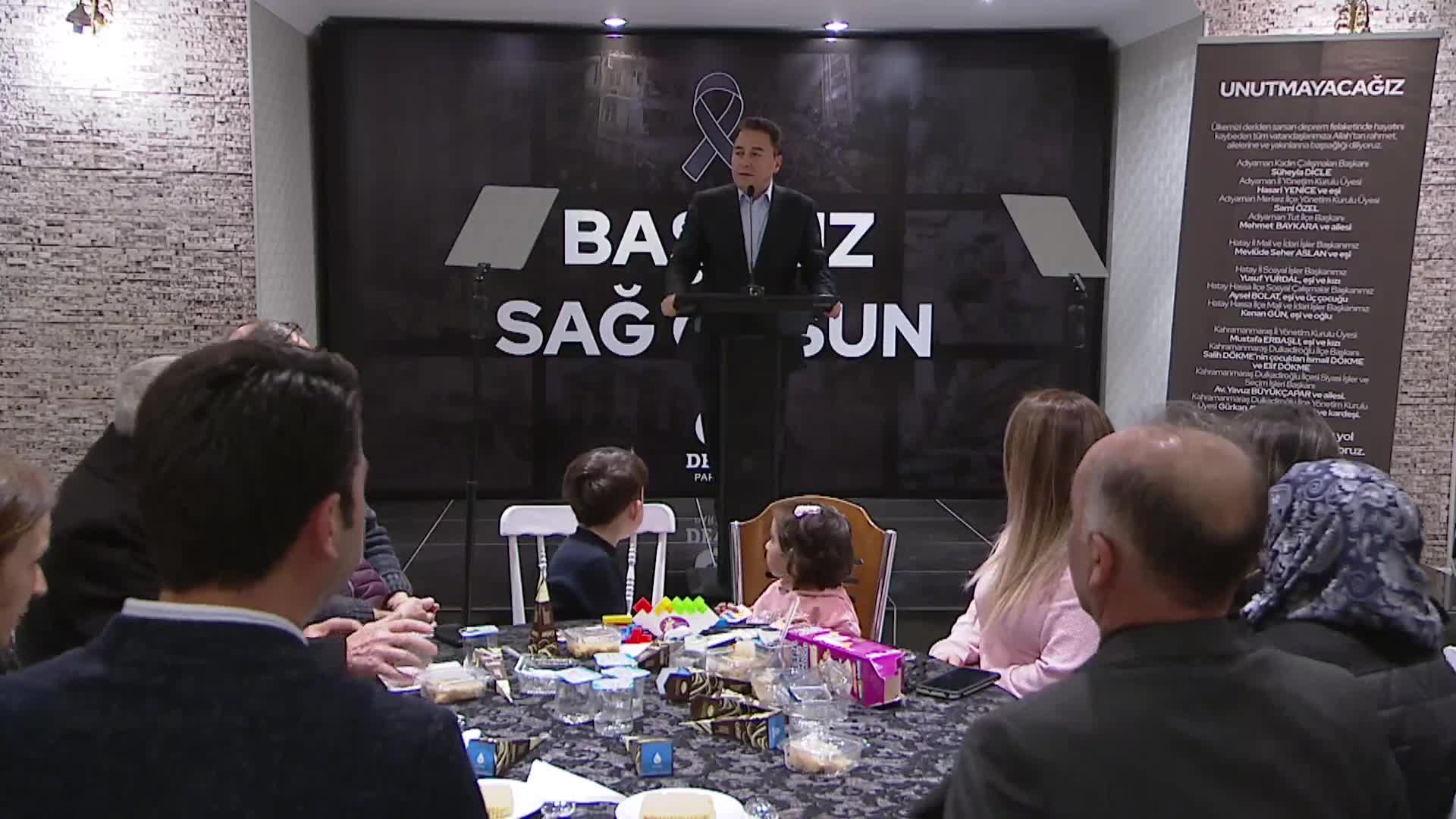 BABACAN, DEPREMZEDE YURTTAŞLARLA PARTİSİNİN İL BAŞKANLIĞI'NDA BİR ARAYA GELDİ: “BURASI SİZİN YUVANIZ”