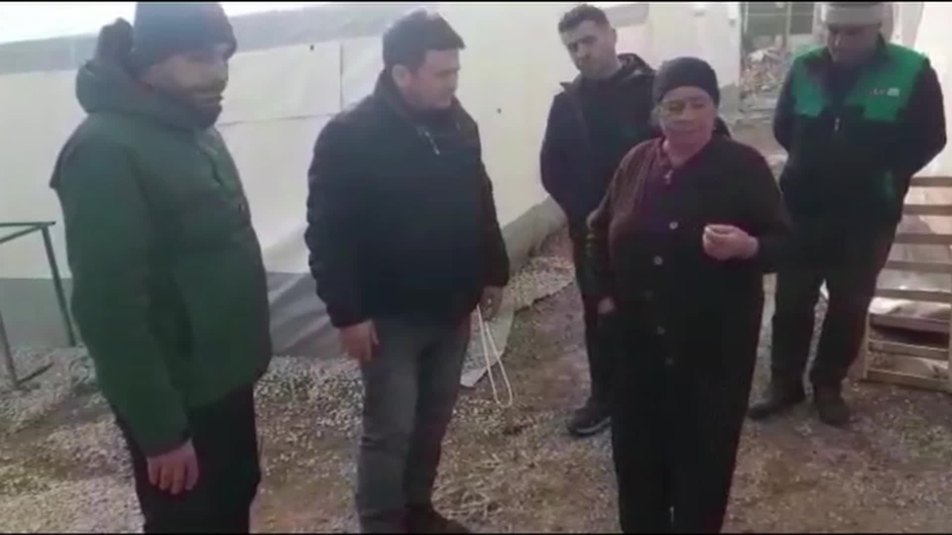 DEPREMDE TAPUSUZ EVLERİ YIKILAN NURHAKLI DEPREMZEDELER ÇÖZÜM BEKLİYOR