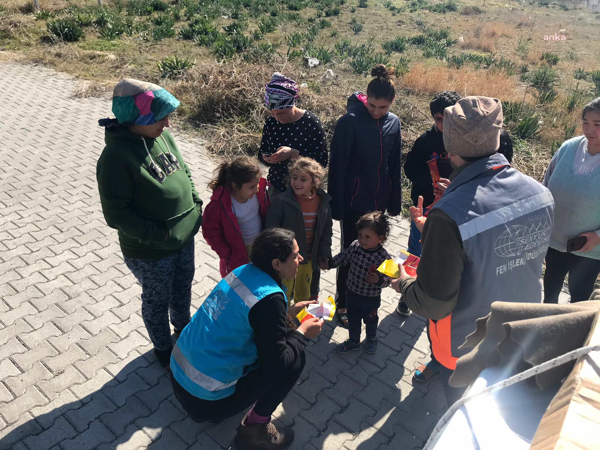 ESENYURT’TAN DEPREM BÖLGESİNE 543 BİN İHTİYAÇ MALZEMESİ GÖNDERİLDİ