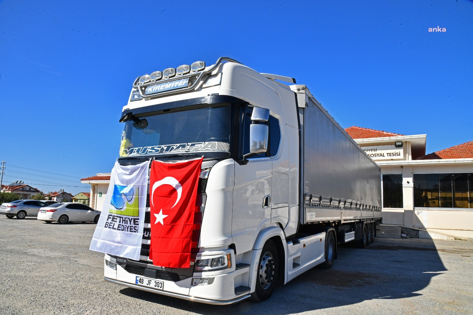 FETHİYE BELEDİYESİ’NİN YARDIM TIR'LARI DEPREM BÖLGESİNE GİTMEYE DEVAM EDİYOR