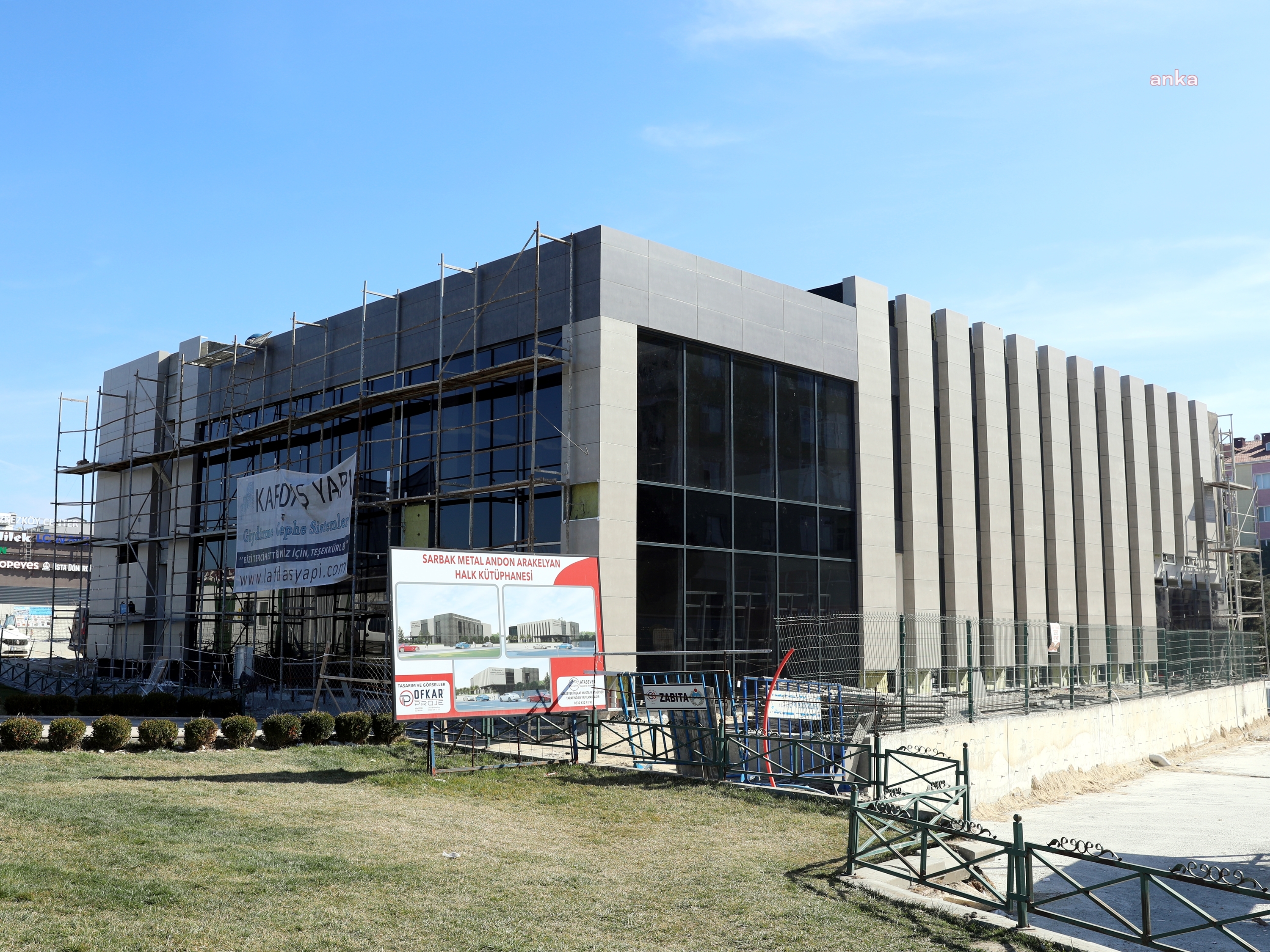 ÇERKEZKÖY BELEDİYESİ'NİN HALK KÜTÜPHANESİ'NDE İNŞAAT ÇALIŞMASI SÜRÜYOR