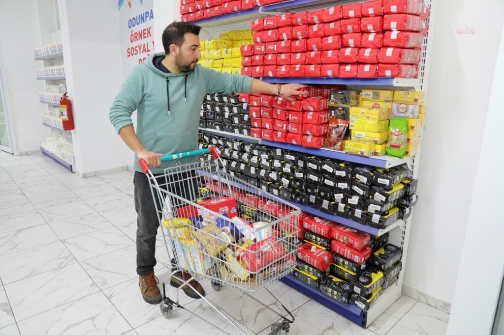 ODUNPAZARI BELEDİYESİ, KENTE GELEN DEPREMZEDELER İÇİN İLETİŞİM MERKEZİ KURDU