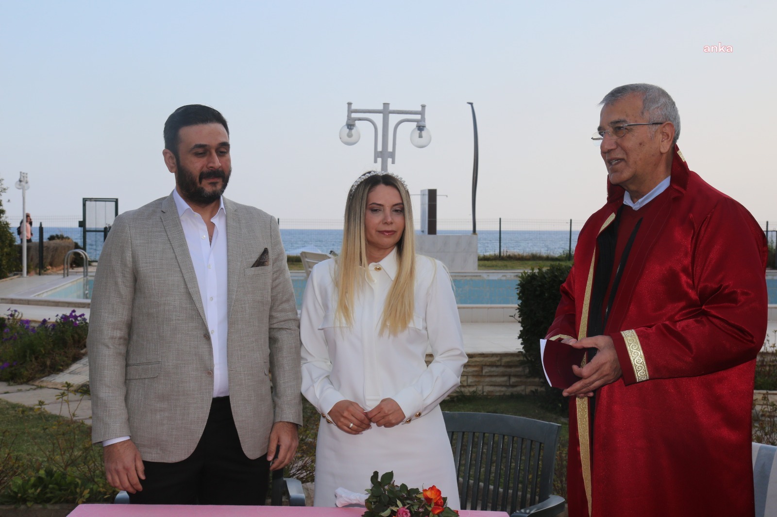 AFET BÖLGESİNDEN MEZİTLİ’YE GELEN GÜLİZ VE EMRE ÇİFTİ, HAYATLARINI BİRLEŞTİRDİ