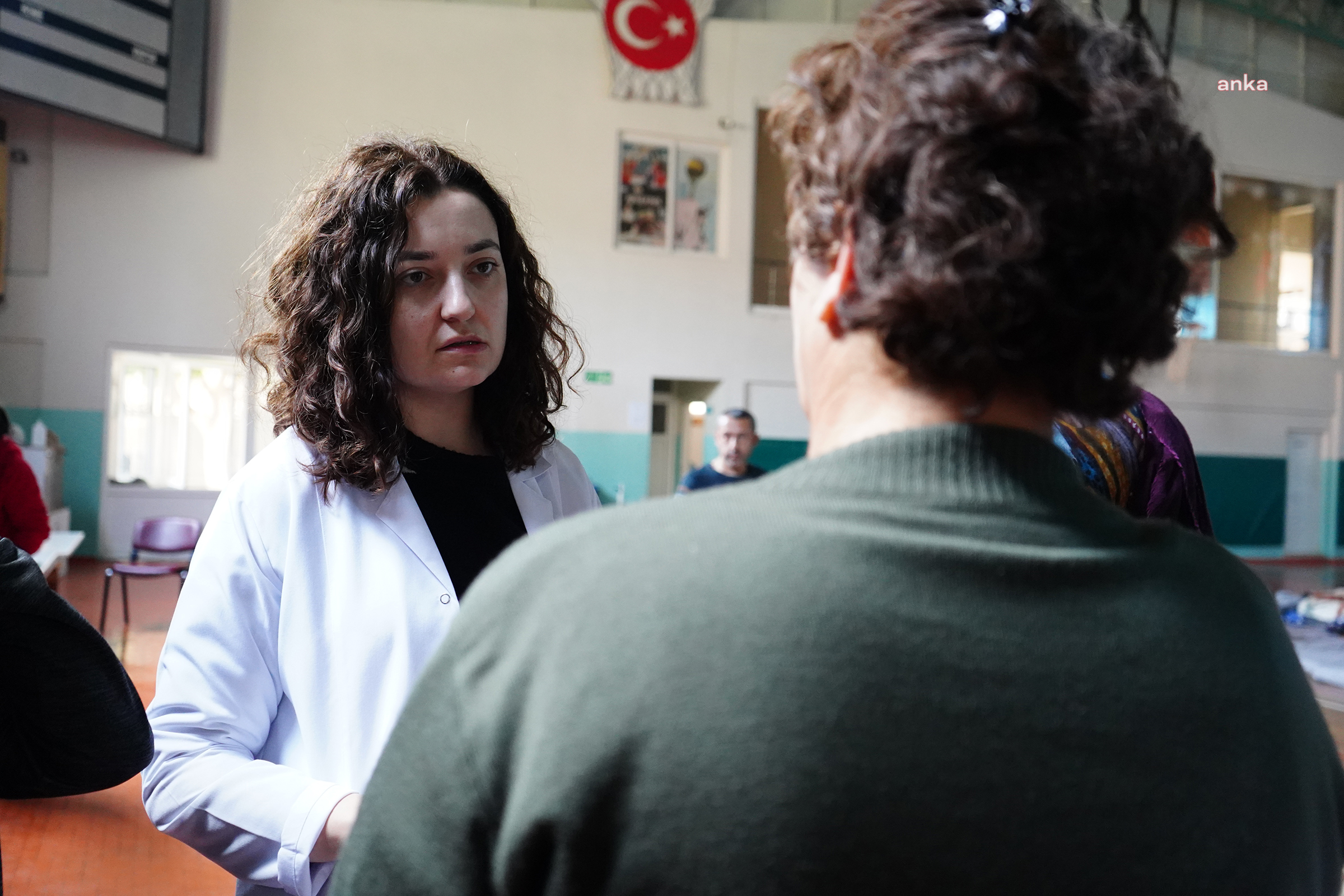TARSUS’TAKİ DEPREMZEDELERE DÜZENLİ SAĞLIK TARAMASI YAPILIYOR