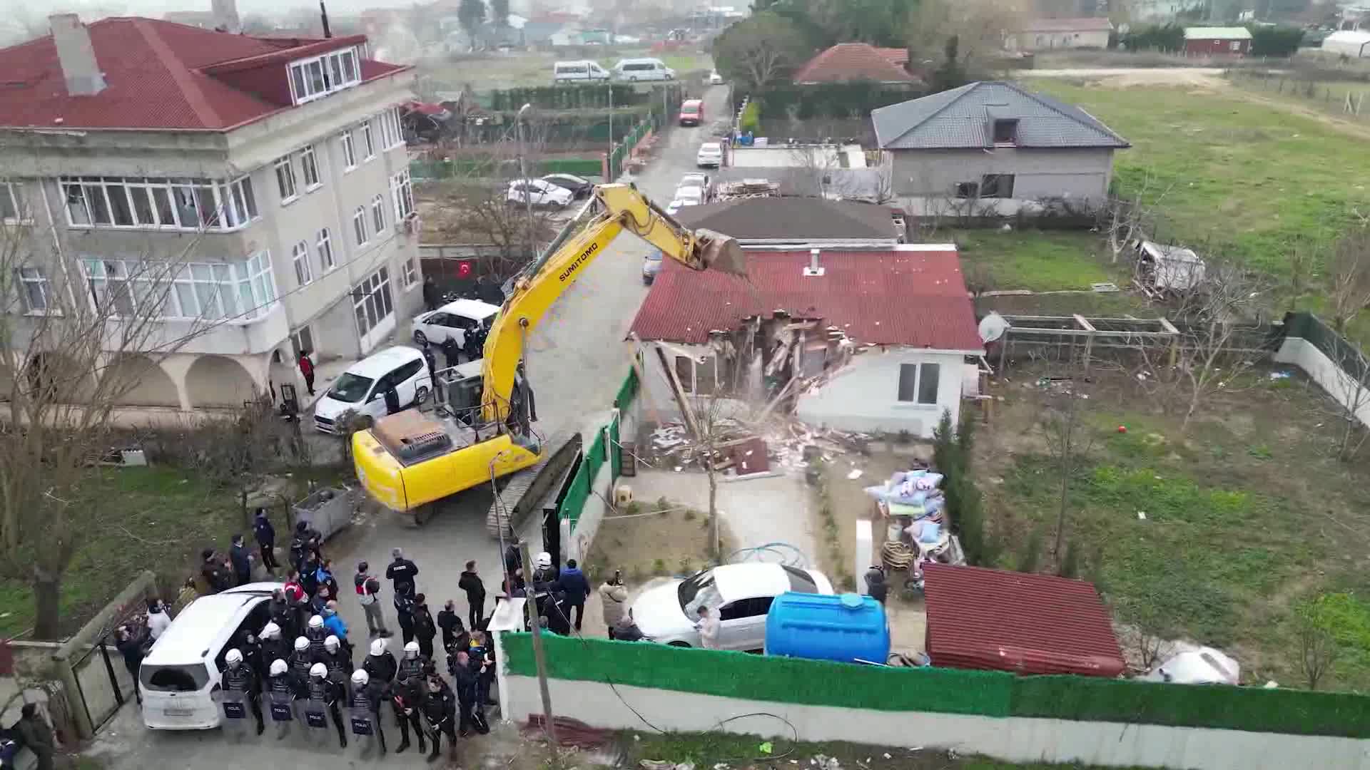 İSTANBUL’UN İÇME SUYU HAVZASINA YAPILAN 22 KAÇAK YAPI YIKILIDI