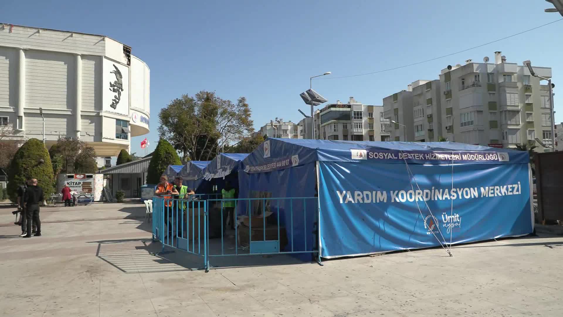 ANTALYA'DAKİ YERLEŞİK YABANCILAR DA DEPREMZEDELER İÇİN TEK YÜREK OLDU