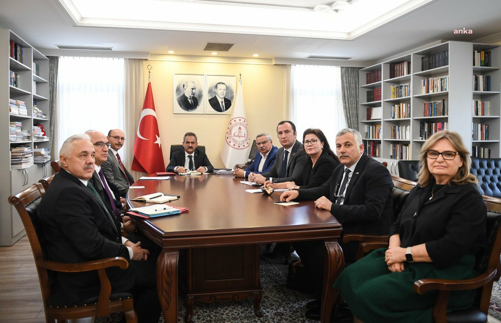 MİLLİ EĞİTİM BAKANLIĞI'NDAN DEPREM BÖLGELERİNDEKİ ÖĞRETMENLERE TAYİN HAKKI