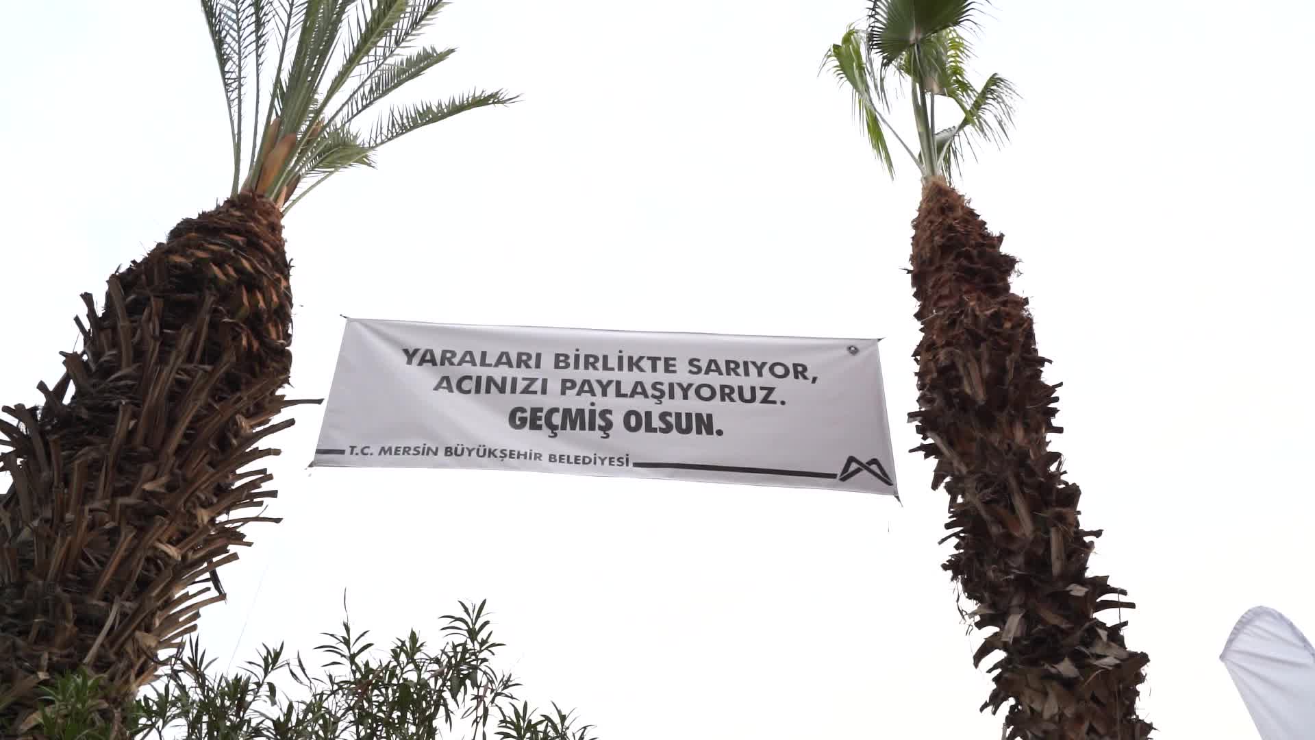 HACER FOGGO, MERSİN BÜYÜKŞEHİR’İN KENTTE AĞIRLADIĞI DEPREMZEDELERİ ZİYARET EDEREK ÇALIŞMALARI İNCELEDİ