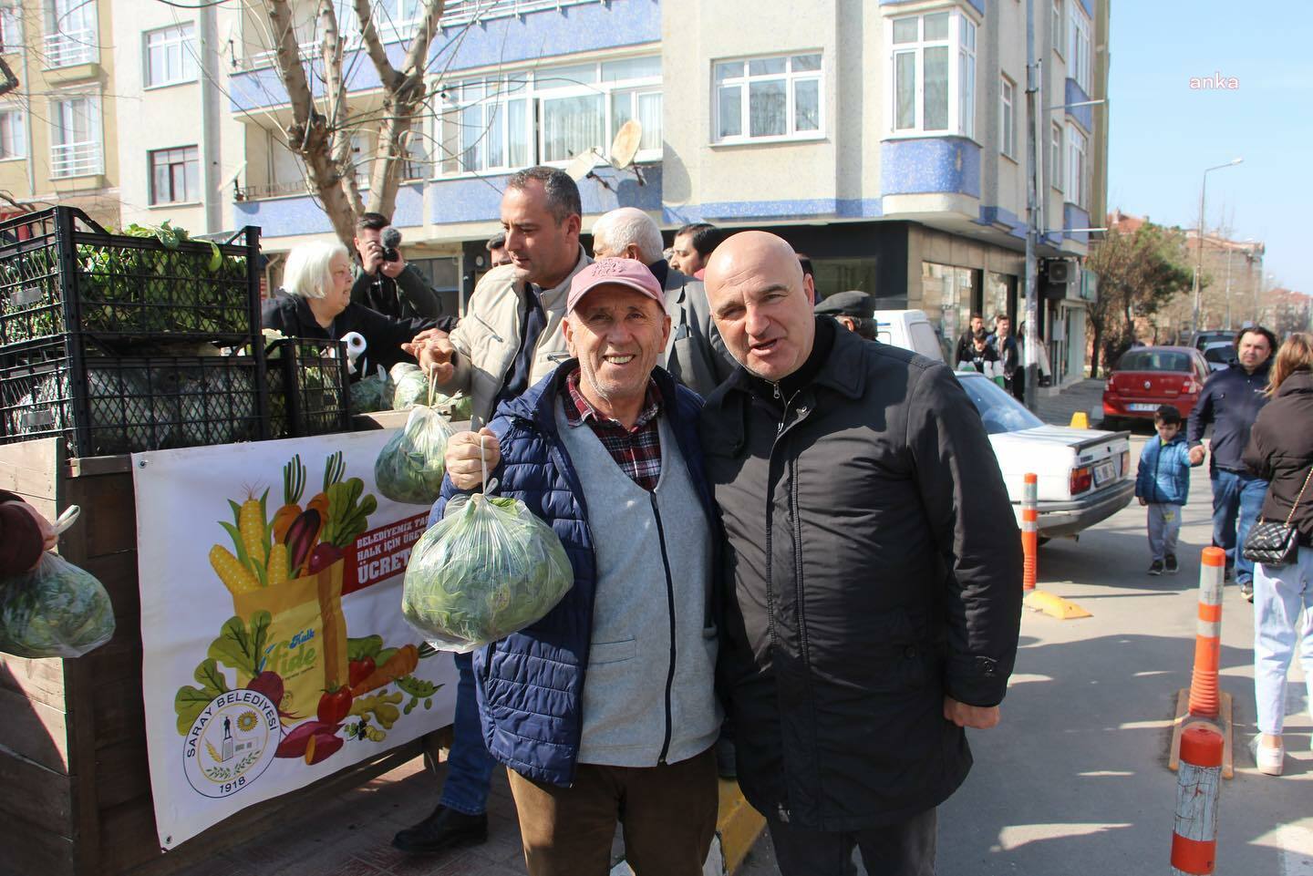SARAY BELEDİYESİ KENDİ SERALARINDA ÜRETİYOR, YURTTAŞA ÜCRETSİZ DAĞITIYOR