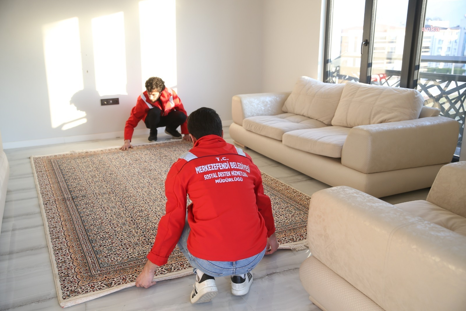 MERKEZEFENDİ DAYANIŞMA MERKEZİ'NDEN DEPREMZEDELERE MOBİLYA VE BEYAZ EŞYA DESTEĞİ