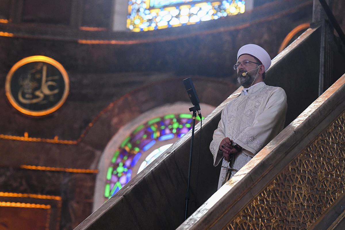 ERBAŞ'IN AYASOFYA’DAKİ BAYRAM NAMAZI HUTBESİ: İBADETE AÇILMASI MİLLETİMİZİN İMANIN GÖSTERGESİDİR