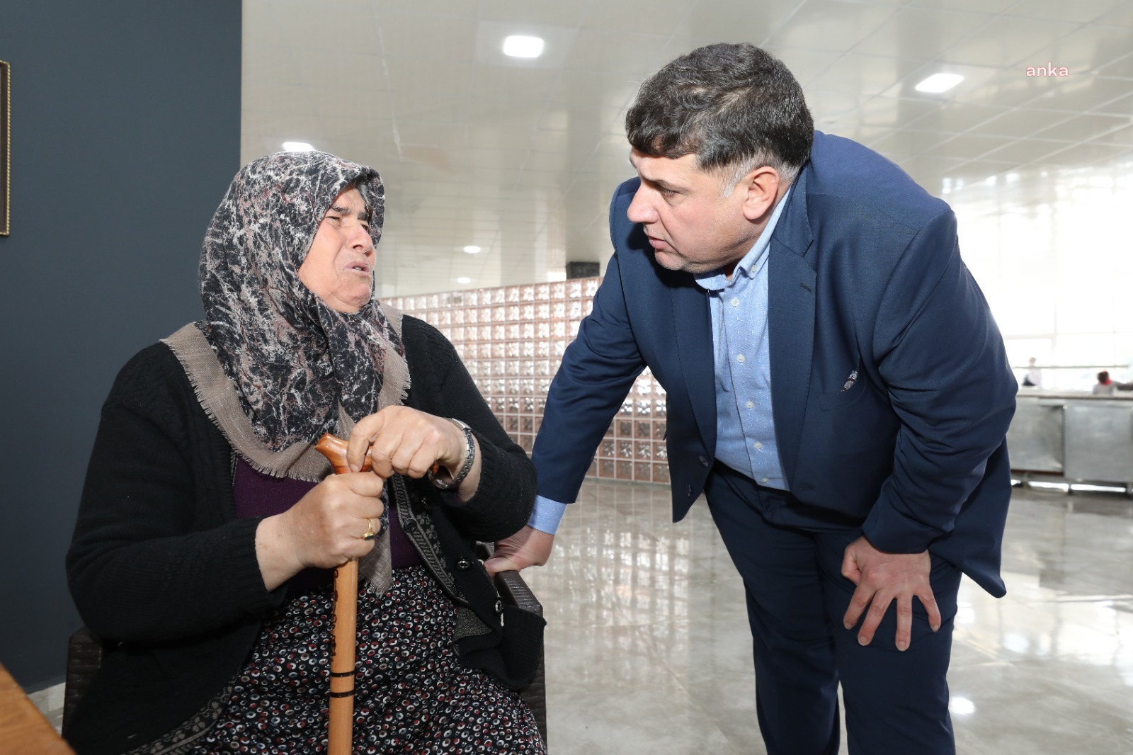 MENDERES BELEDİYE BAŞKANVEKİLİ ÖZKAN, İLÇEYE GELEN DEPREMZEDELERİ ZİYARET ETTİ