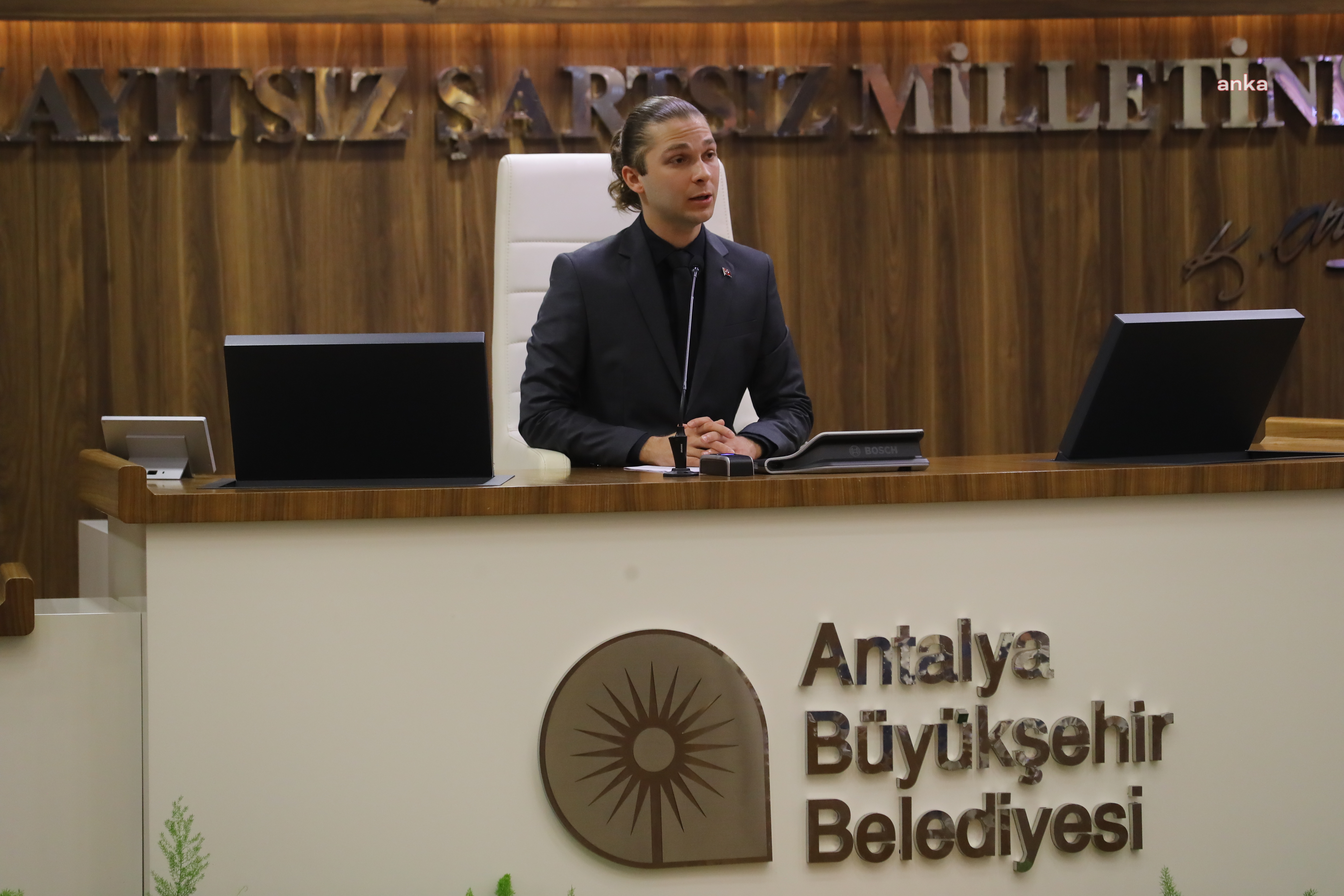 ANTALYA BÜYÜKŞEHİR BELEDİYESİ GENÇLİK MECLİSİ, DEPREM GÜNDEMİYLE TOPLANDI