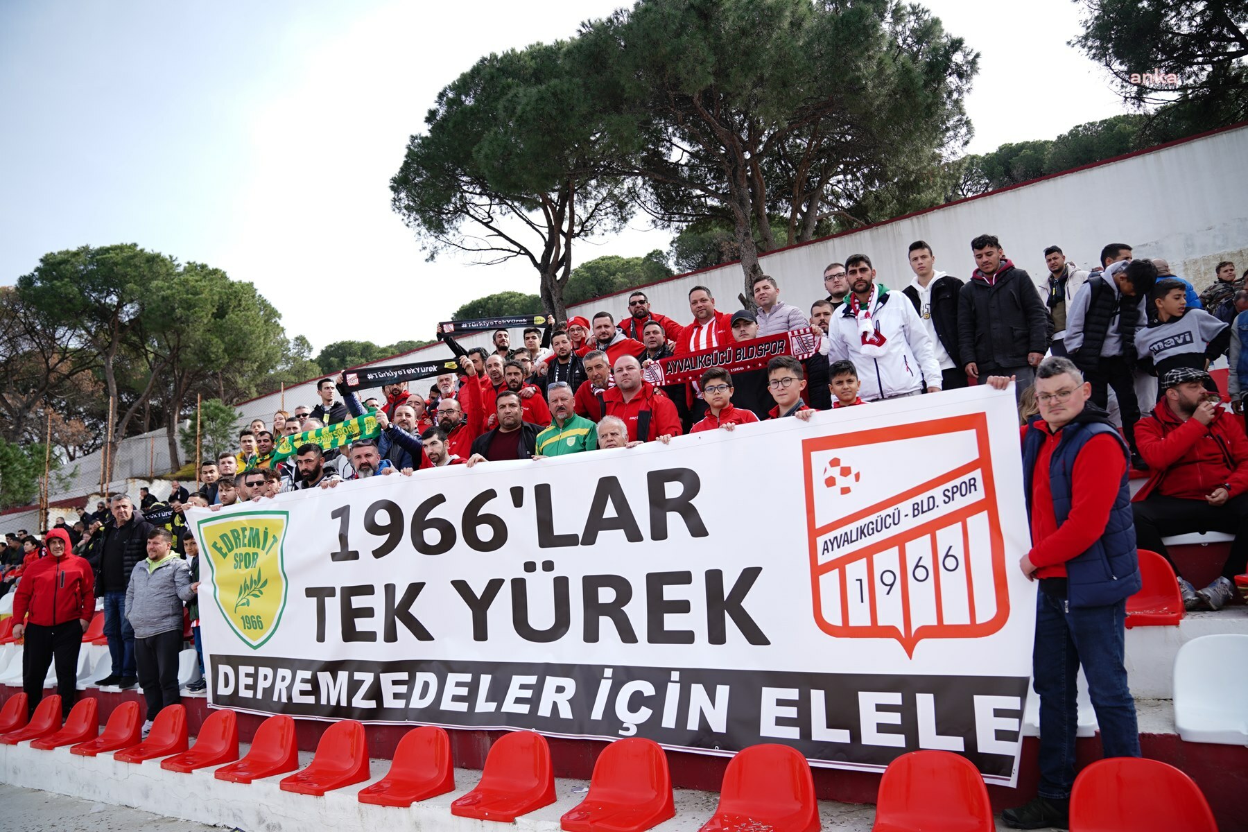 BALIKESİR'İN TAKIMLARI DEPREMZEDELER İÇİN DOSTLUK MAÇINA ÇIKTI