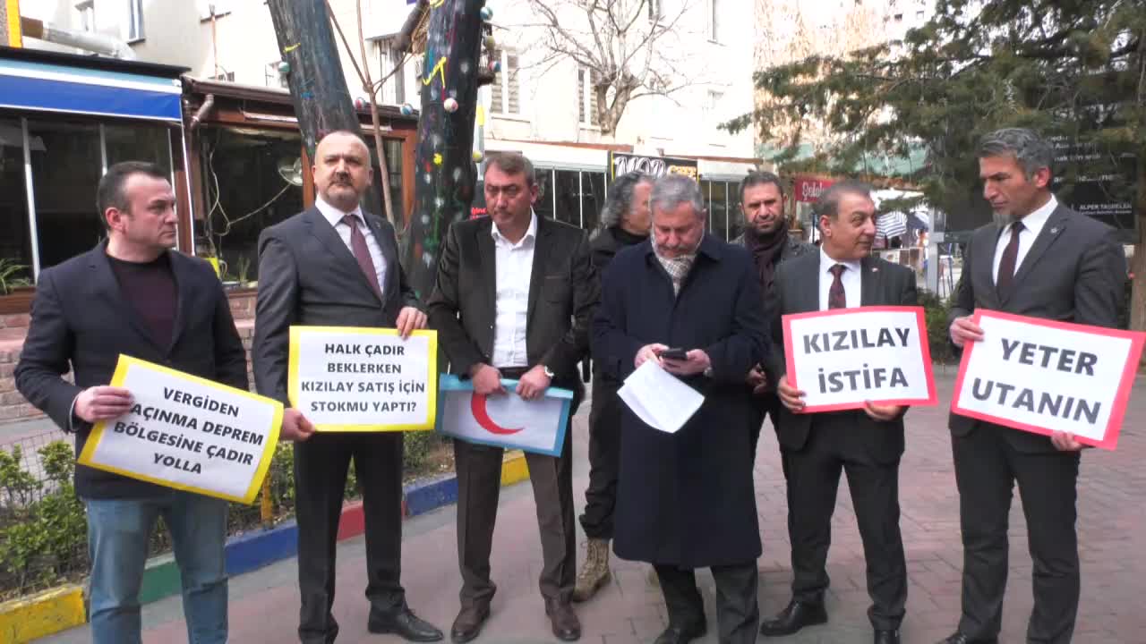 SELÇUK ÖZDAĞ: İNSANLAR YARDIM BEKLERKEN KIZILAY NEBBAŞLIĞA SOYUNMUŞ