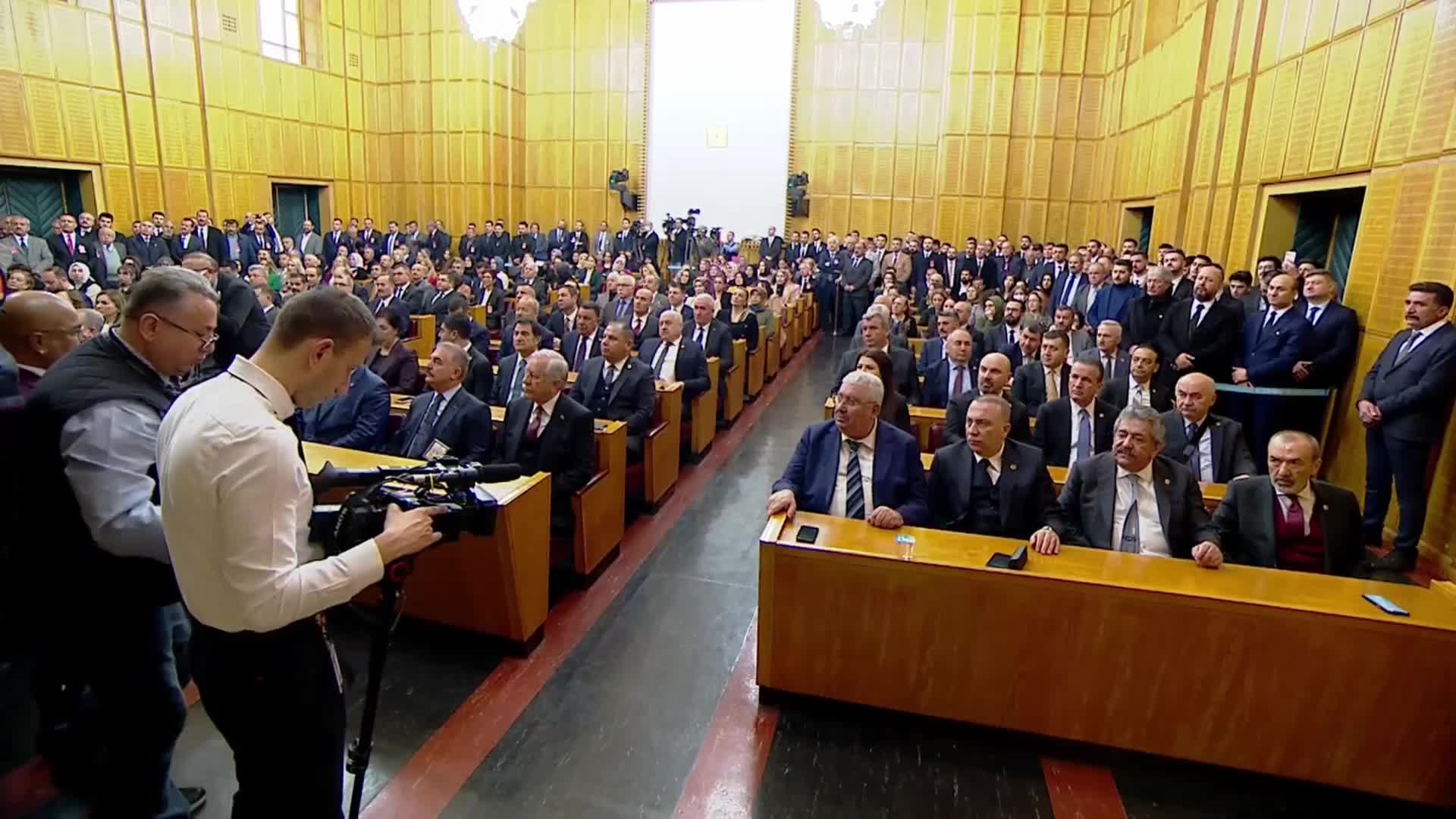 BAHÇELİ: BUNDAN BÖYLE BEN ARTIK KARAGÜMRÜKLÜYÜM