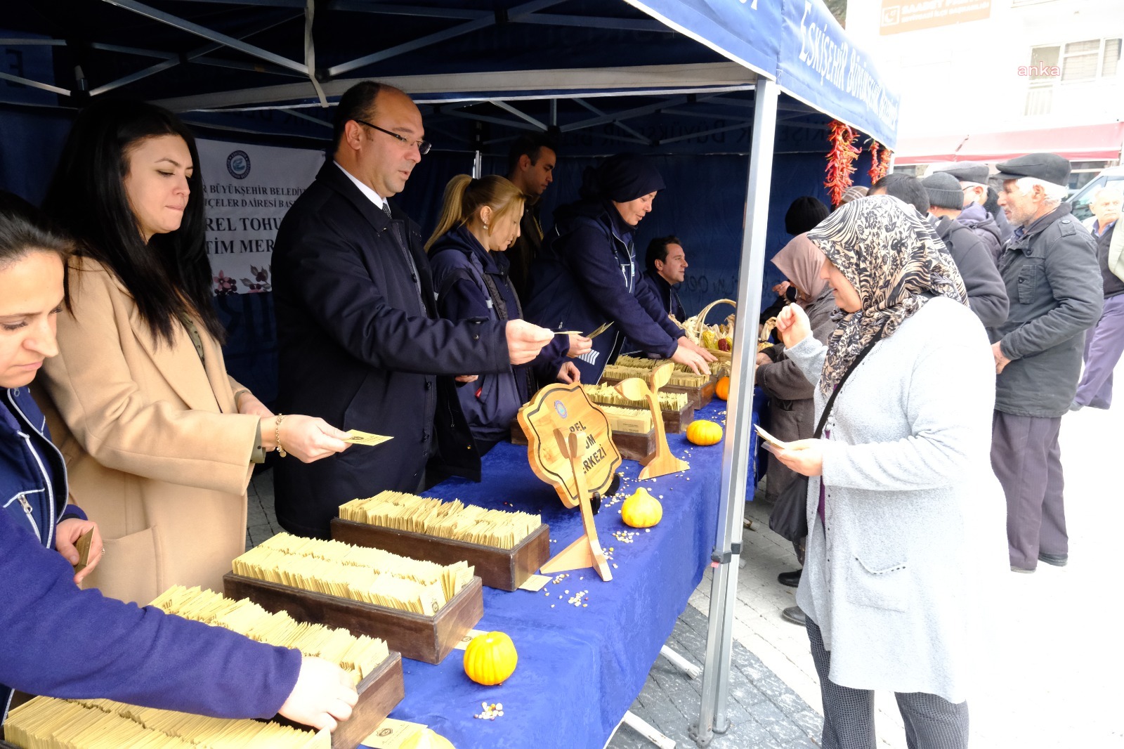 ‘TOHUM TAKAS GÜNLERİ’ ESKİŞEHİRLİLERLE BULUŞTU