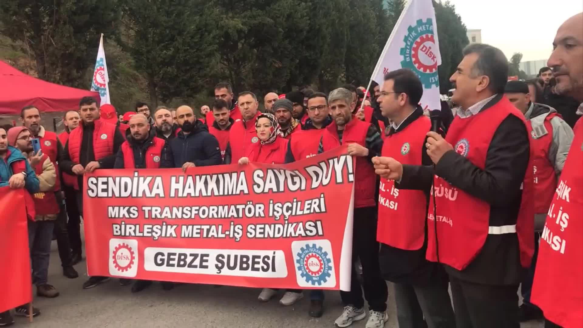 MKS TRANSFORMATÖR İŞÇİLERİ BUGÜN GREVE ÇIKTI… ADNAN SERDAROĞLU: “ŞUNU BİLİYORUZ Kİ BUGÜN YAPILMASI GEREKENLERİ YAPMAYANLARIN YARINLARI BUGÜNDEN FARKLI OLMAYACAKTIR”