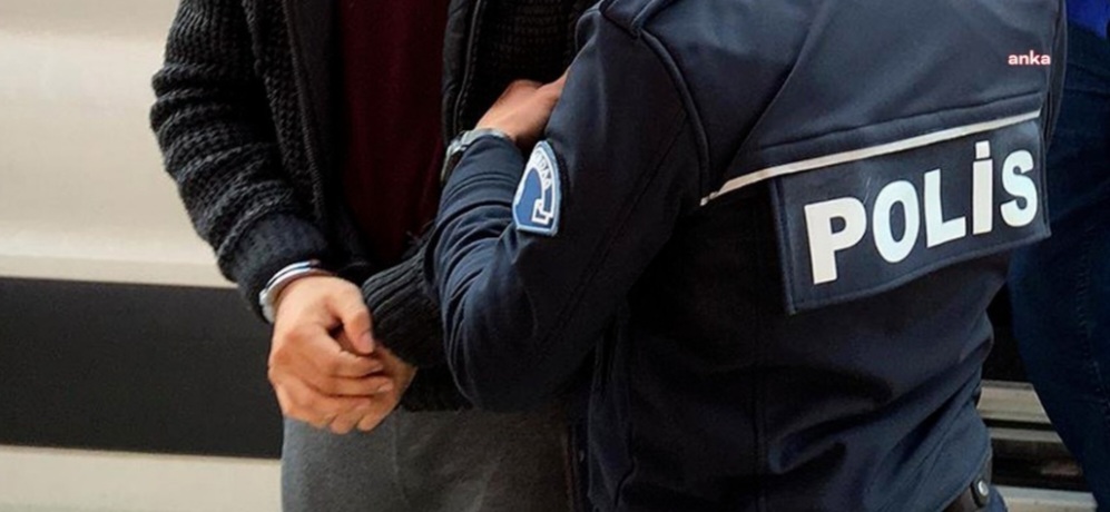 İSTANBUL’DA OYUNCAK TABANCAYLA BANKA SOYAN ŞÜPHELİ YAKALANDI