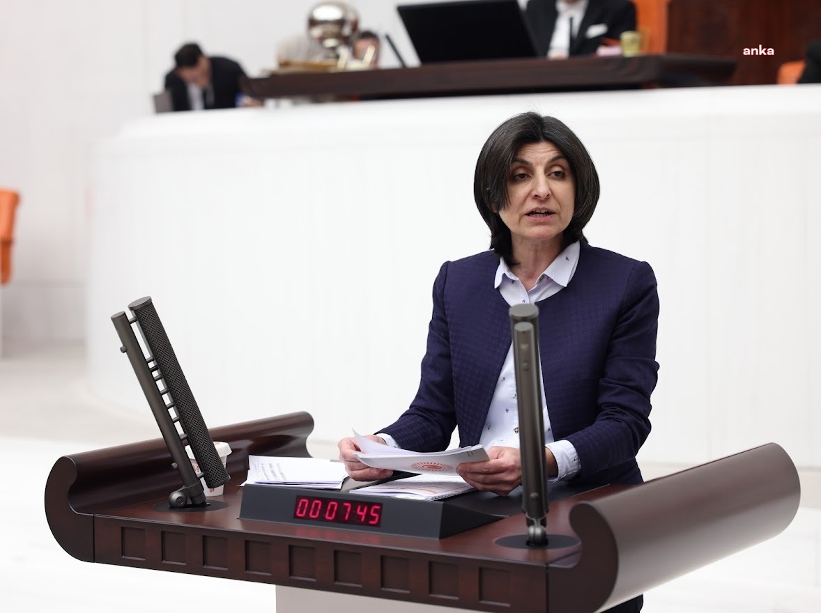 SİBEL ÖZDEMİR'DEN BAKAN YANIK'A: "MEYDANA GELEN DEPREMLER SONRASINDA KAYIP OLAN ÇOCUK SAYISI NEDİR? BUGÜNE KADAR KAYIP ÇOCUKLARIN KAÇI BULUNMUŞTUR?"