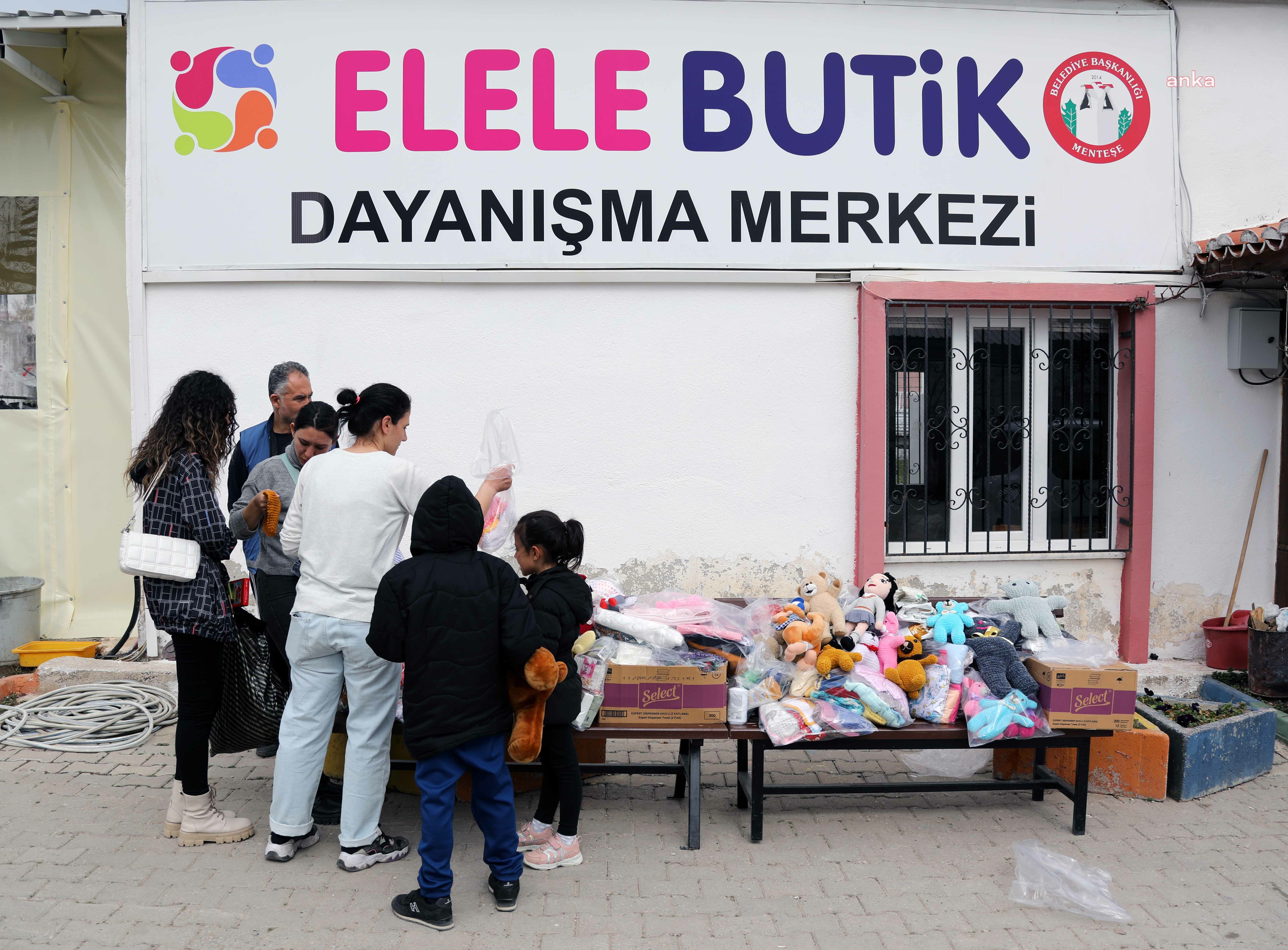 MENTEŞELİ KADINLAR, KENTTEKİ DEPREMZEDE ÇOCUKLAR İÇİN ÖRÜYOR