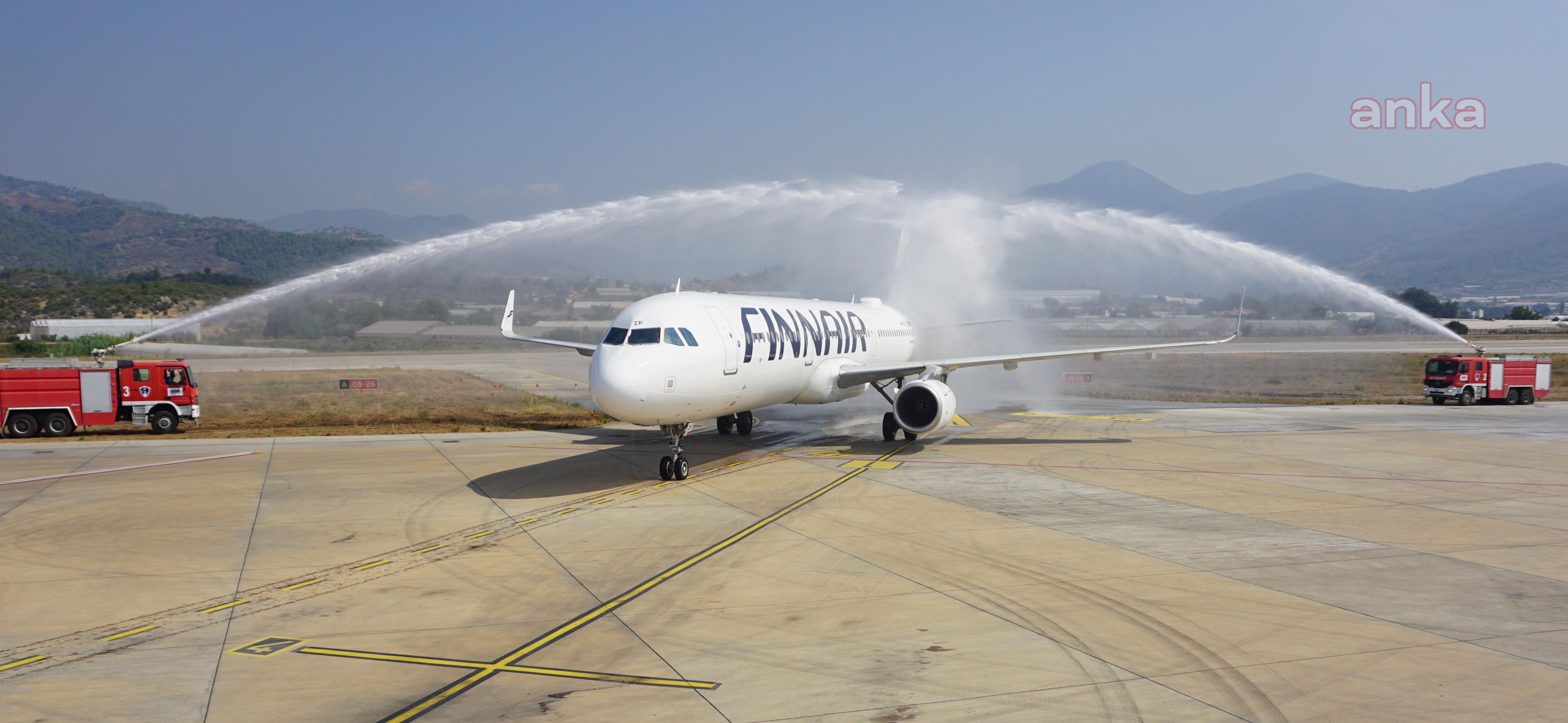 FİNLANDİYA’DAN İLK TURİST KAFİLESİ ALANYA'YA GELDİ
