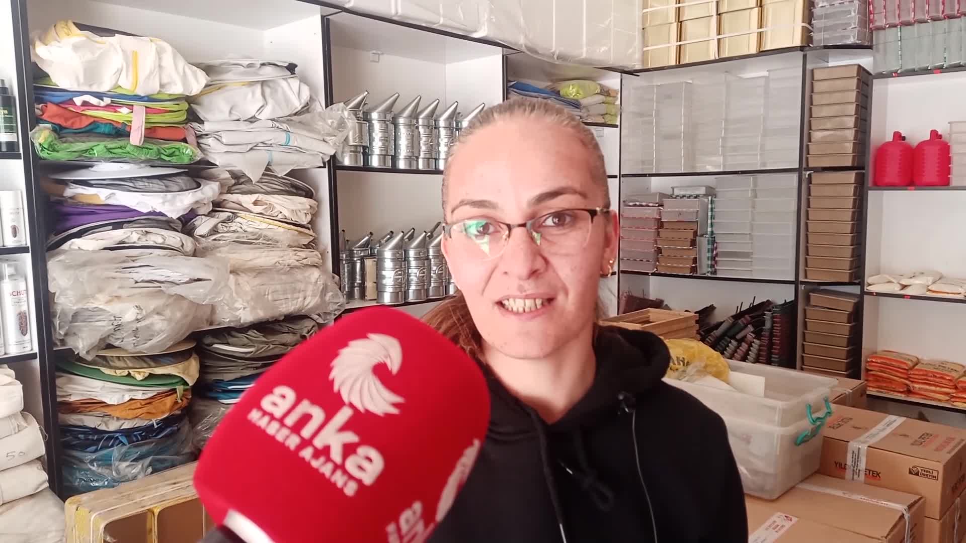 ARTVİN ARICILAR BİRLİĞİ ARDANUÇ TEMSİLCİSİ MERYEM UZUN: ARICILARIN BU SEZON MADDİ ANLAMDA ZORLANACAĞINI DÜŞÜNÜYORUM
