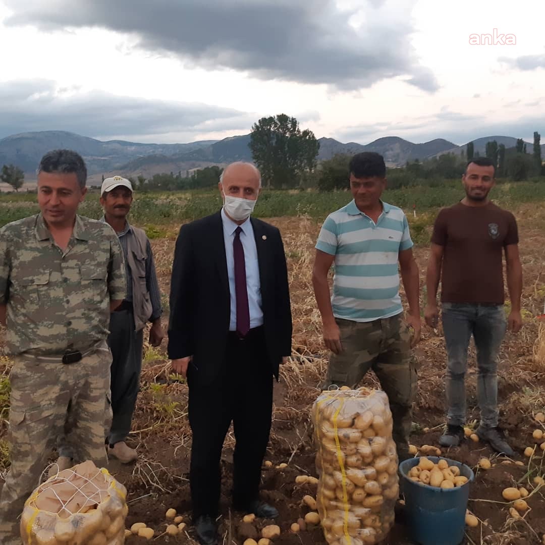 BAKAN PAKDEMİRLİ’YE ‘GALOŞUNU ÇIKAR, TARLAYA GEL’ ÇAĞRISI