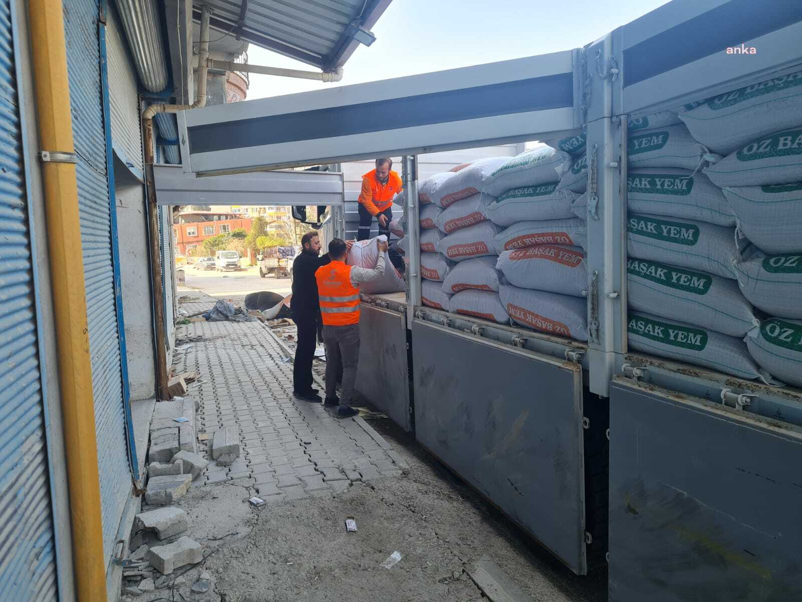 ESKİŞEHİR BÜYÜKŞEHİR’DEN HATAY’DAKİ DEPREMZEDE ÜRETİCİLERE YEM DESTEĞİ