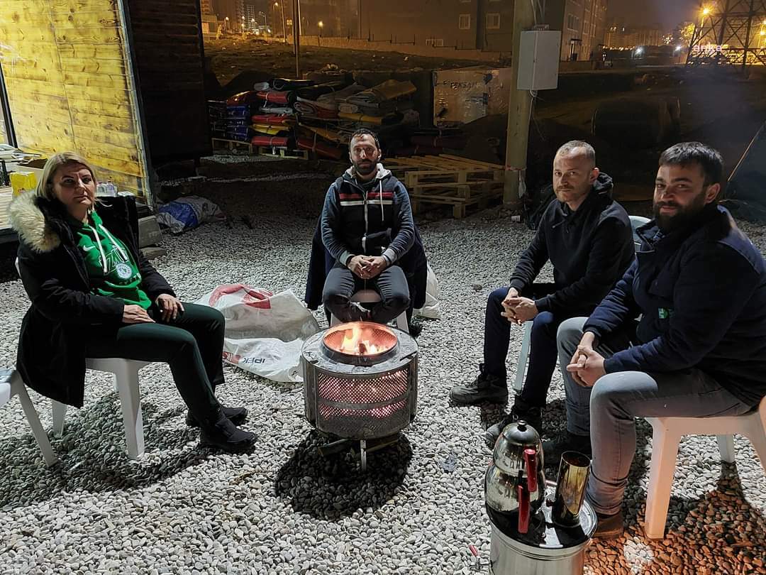 İZMİT BELEDİYE BAŞKANI HÜRRİYET,  YENİDEN DEPREM BÖLGESİNE GİTTİ