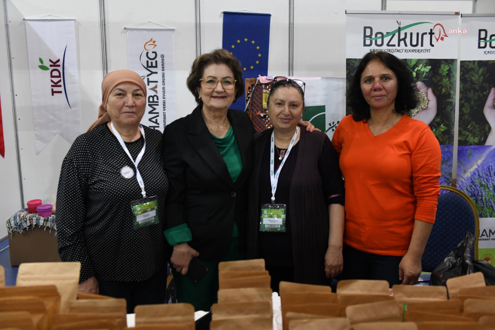 BOZKURTLU KADINLARDAN DEPREMZEDE YURTTAŞLARA DESTEK