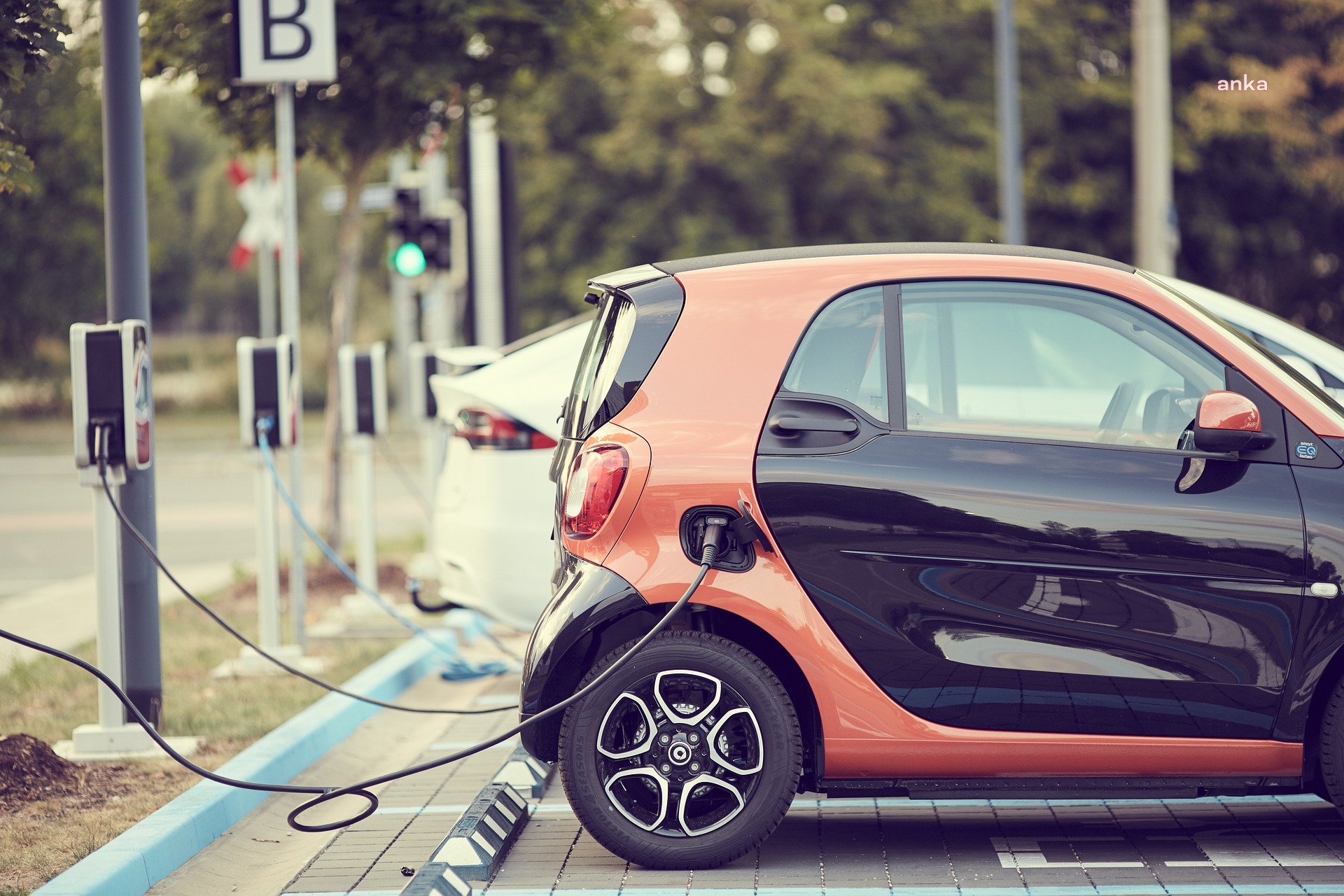 ELEKTRİKLİ OTOMOBİLLERİN ÖTV MATRAHLARI ARTTIRILDI