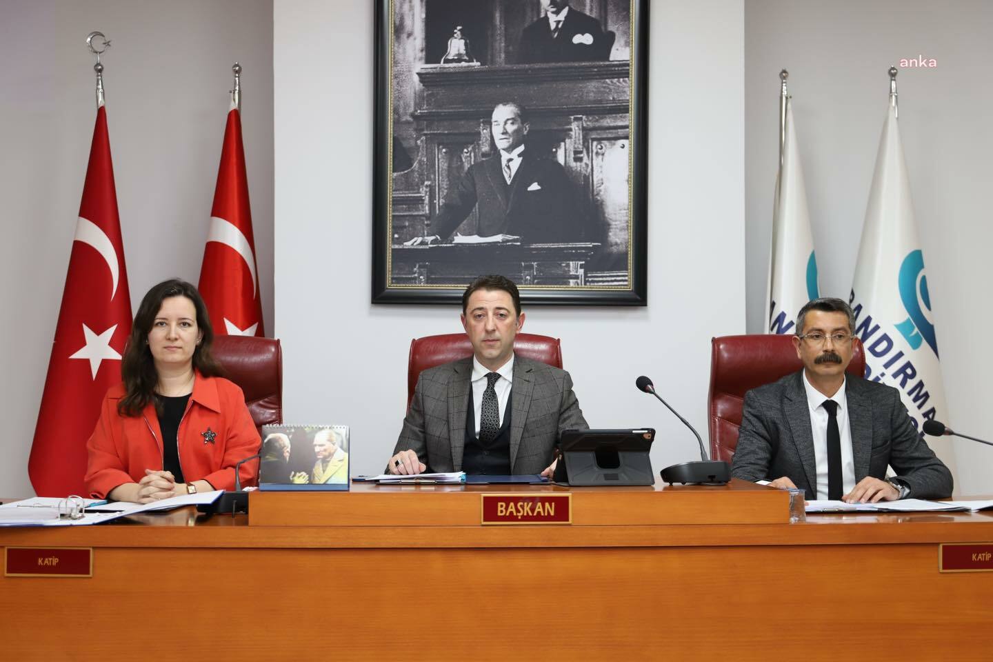 BANDIRMA BELEDİYE MECLİSİ DEPREM GÜNDEMİYLE TOPLANDI. BAŞKAN TOSUN: RADİKAL KARARLAR ALMAMIZ GEREKİYOR