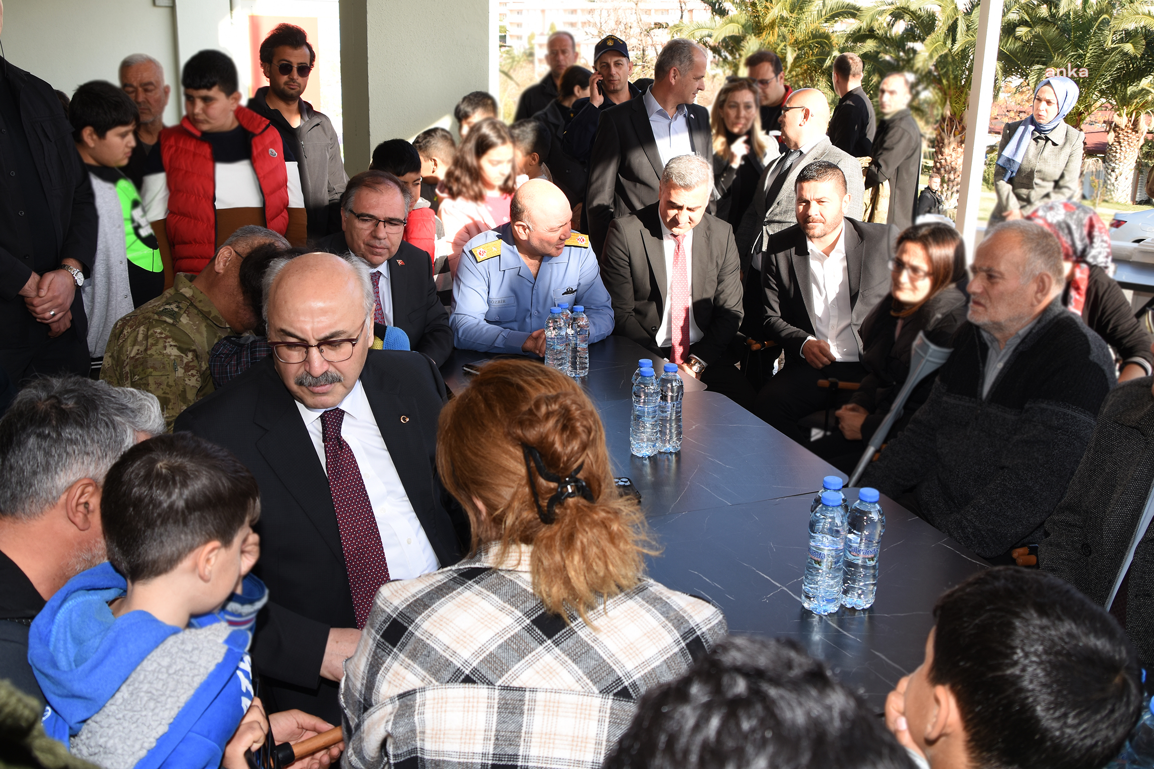 FOÇA’DA DEPREMZEDELERE ZİYARET