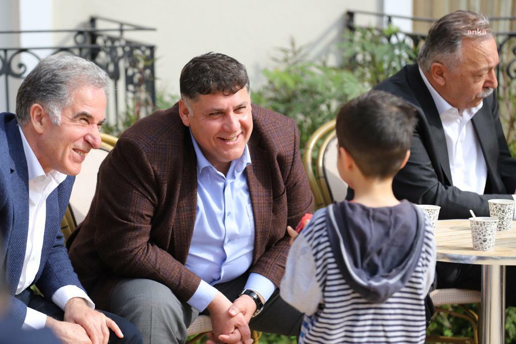 MENDERES BELEDİYE BAŞKANVEKİLİ ÖZKAN'DAN DEPREMZEDELERE ZİYARET