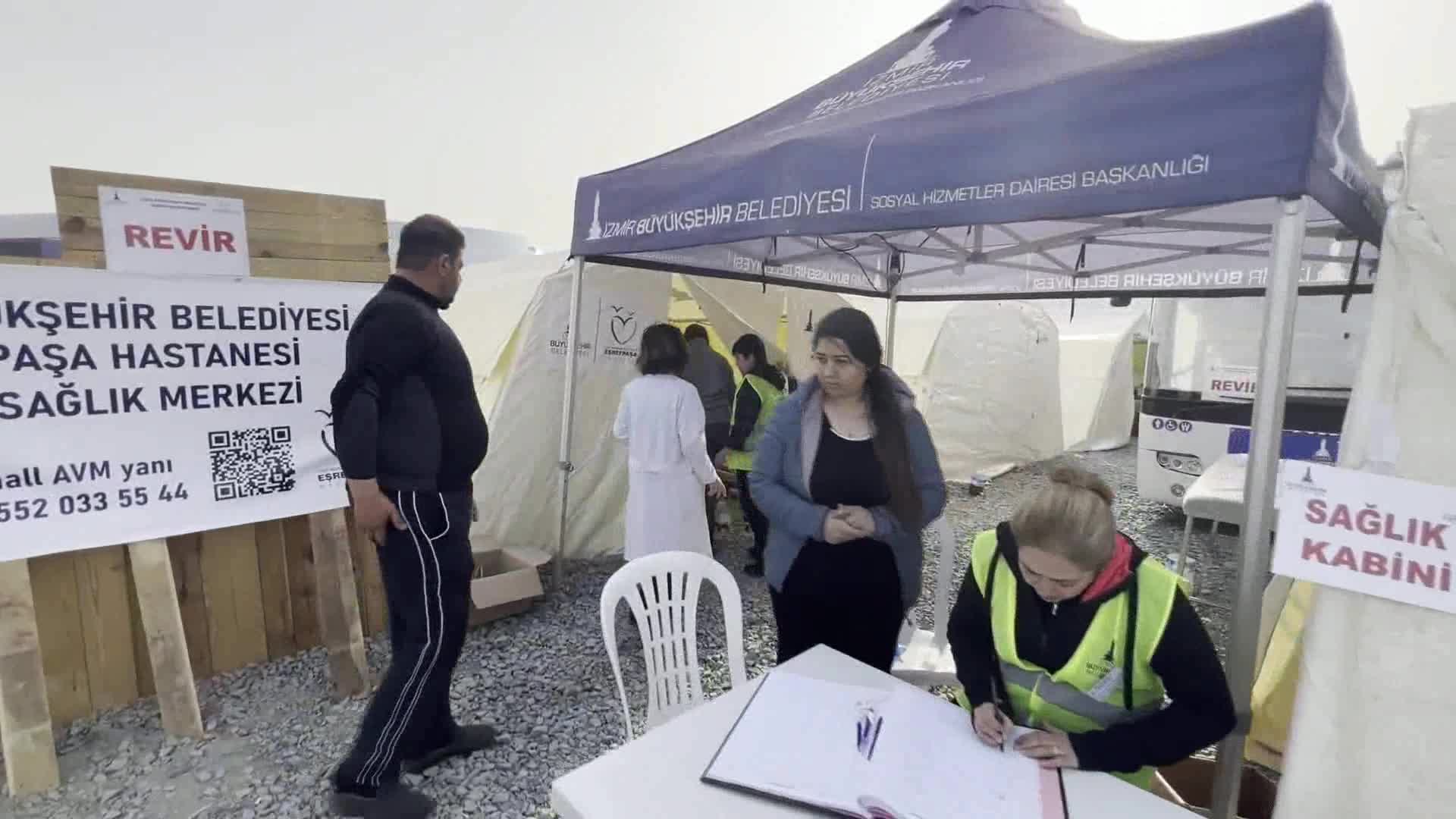İZMİR BÜYÜKŞEHİR BELEDİYESİ’NİN SAHRA HASTANESİNDE GÜNDE 350 HASTA TEDAVİ EDİLİYOR