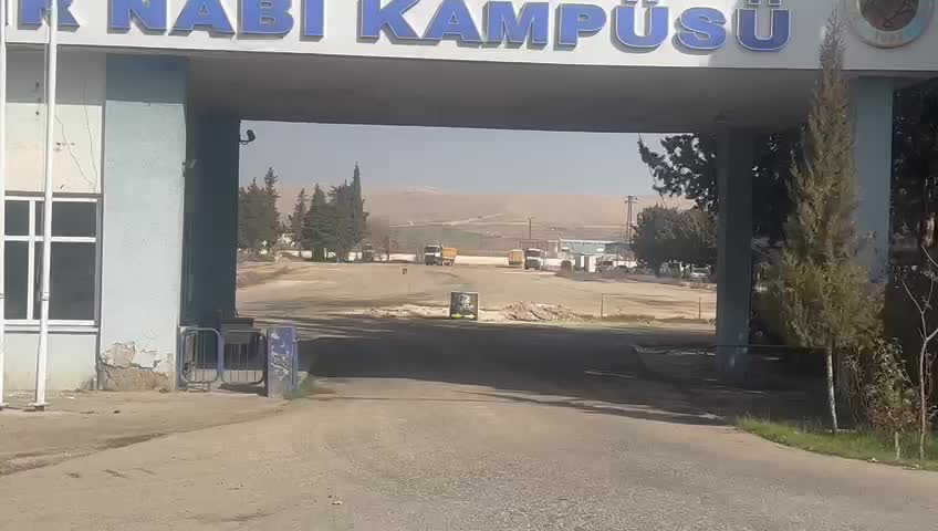 ŞANLIURFA VALİLİĞİ'NDEN 'KONTEYNERKENT' AÇIKLAMASI: "SÖZ KONUSU TAŞINMAZ 2020 YILINDA HARRAN ÜNİVERSİTESİ'NİN TALEBİ ÜZERİNE UYGULAMA OTELİ YAPILMAK ÜZERE İRTİFAK HAKKINA DÖNÜŞTÜRÜLMÜŞTÜR"