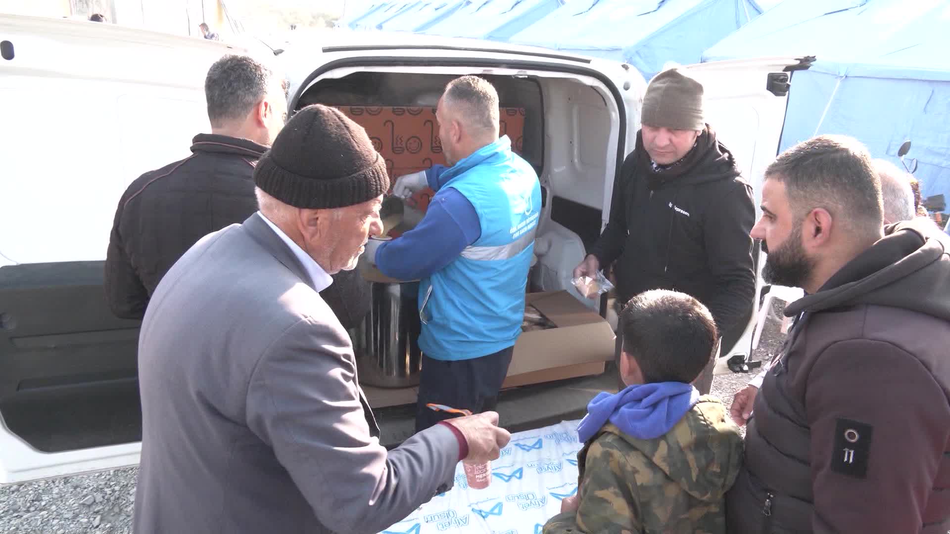 MERSİN BÜYÜKŞEHİR BELEDİYESİ’NİN MOBİL MUTFAK, GEZİCİ SAĞLIK, DİŞ SAĞLIĞI VE KUAFÖR ARAÇLARI ADIYAMAN’DA HİZMETE BAŞLADI