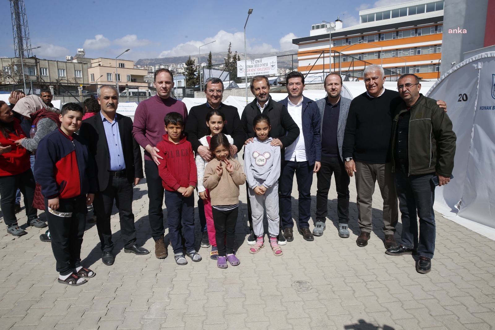 EFELER BELEDİYE BAŞKANI ATAY, KAHRAMANMARAŞ’TA: “YARALARI HEP BİRLİKTE SARACAĞIZ”