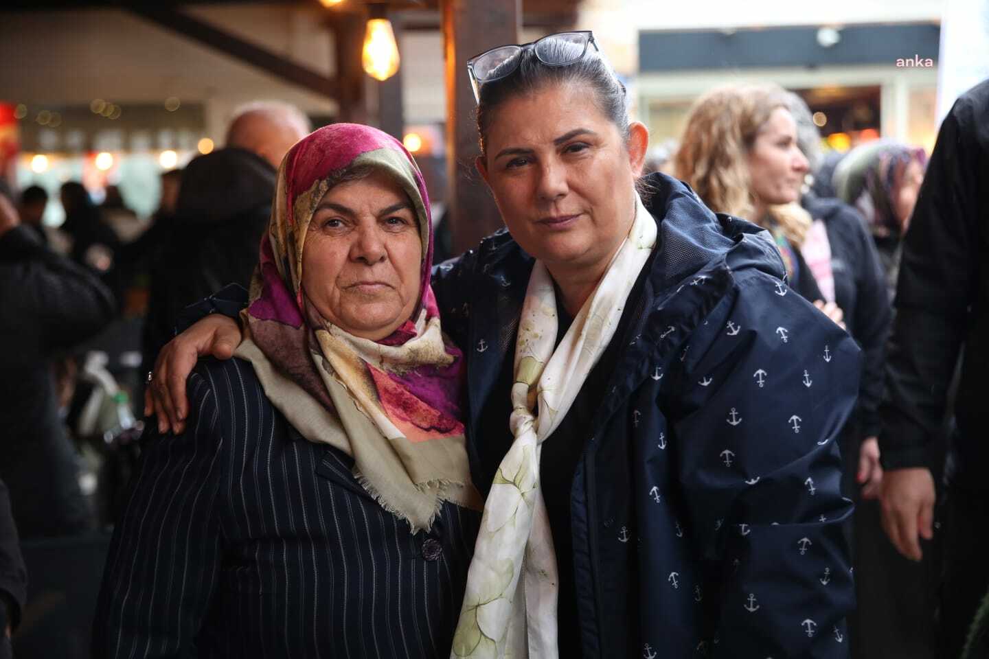 AYDIN BÜYÜKŞEHİR BELEDİYE BAŞKANI ÇERÇİOĞLU, KUŞADASI’NDA DEPREMZEDELERLE BULUŞTU