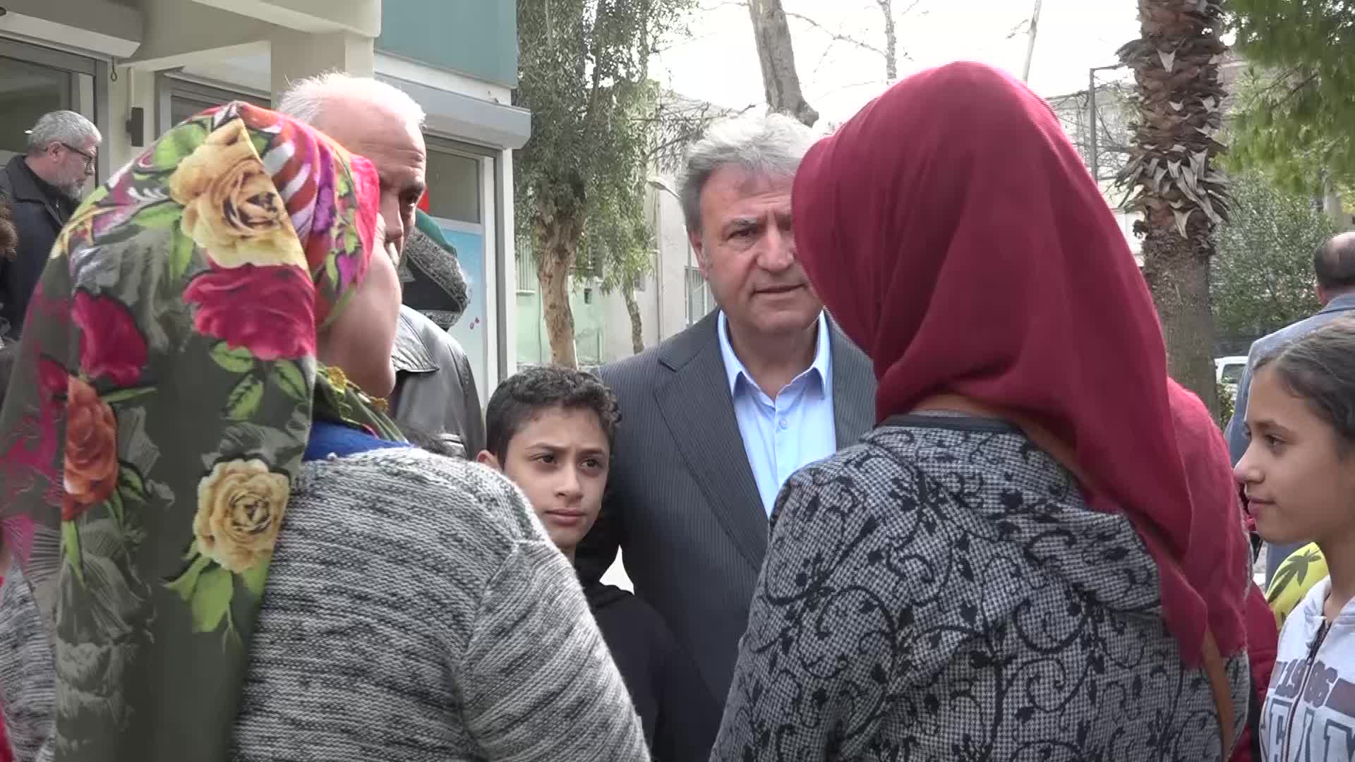 BAŞKAN İDUĞ, DEPREMZEDE AİLELER İLE BULUŞTU
