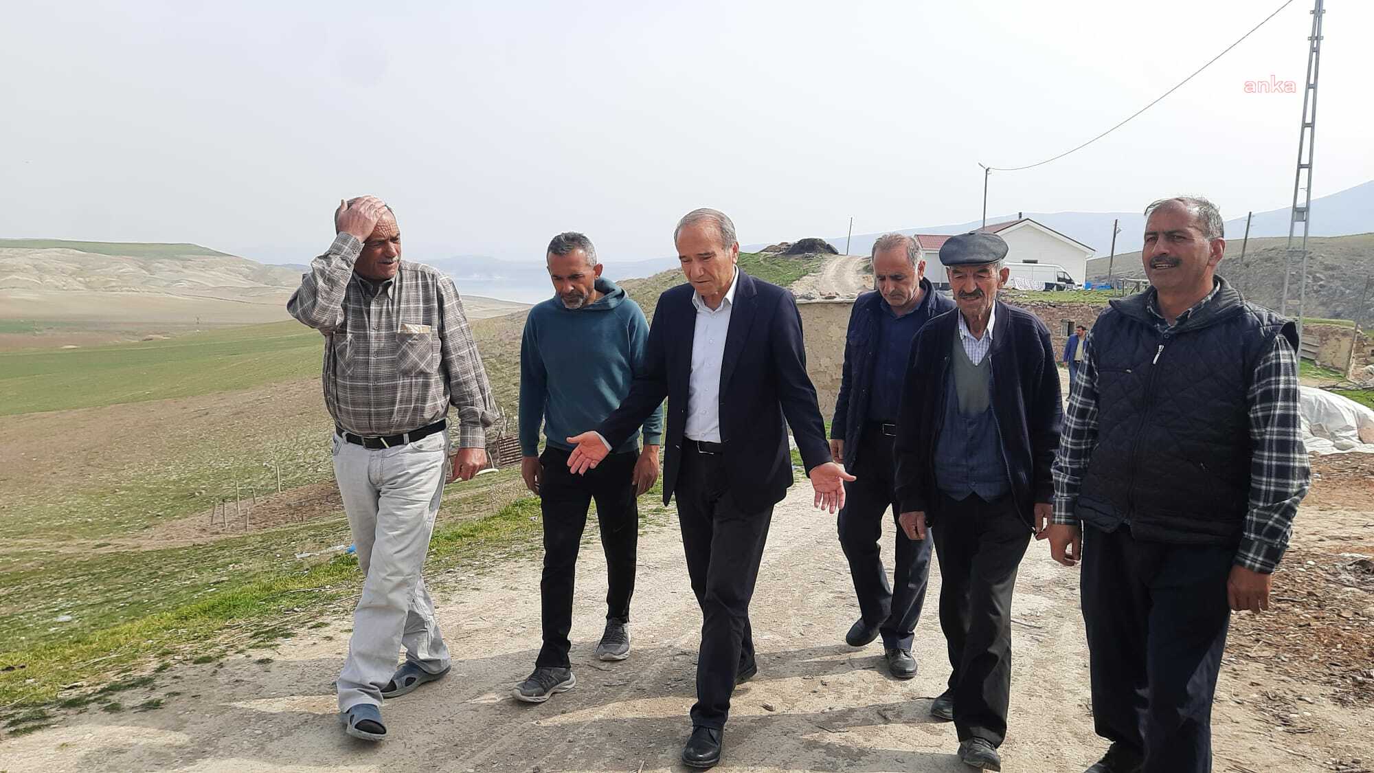 ARGUVAN BELEDİYE BAŞKANI KIZILDAŞ, İLÇEDEKİ DEPREMZEDELERİ ZİYARET ETTİ