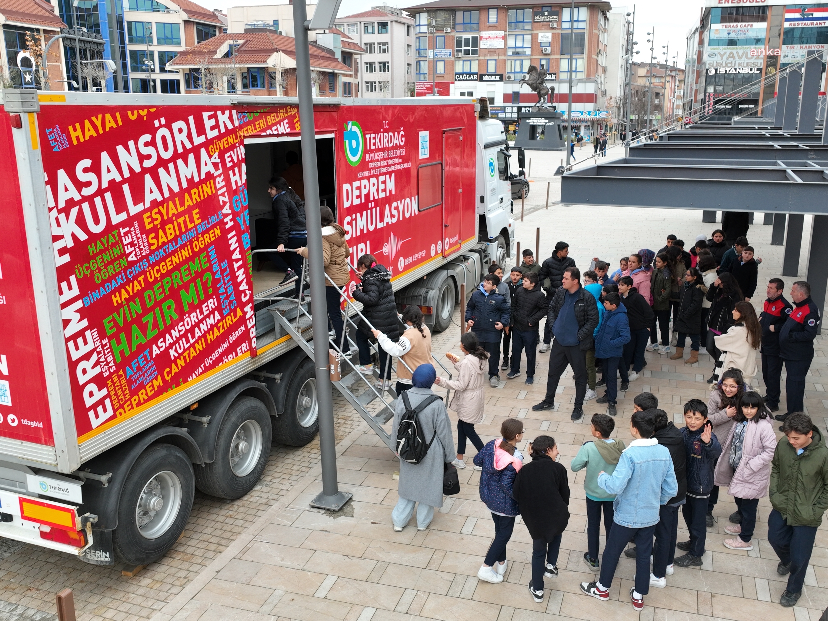 ÇERKEZKÖYLÜ ÖĞRENCİLER DEPREM KONUSUNDA BİLGİLENDİRİLDİ