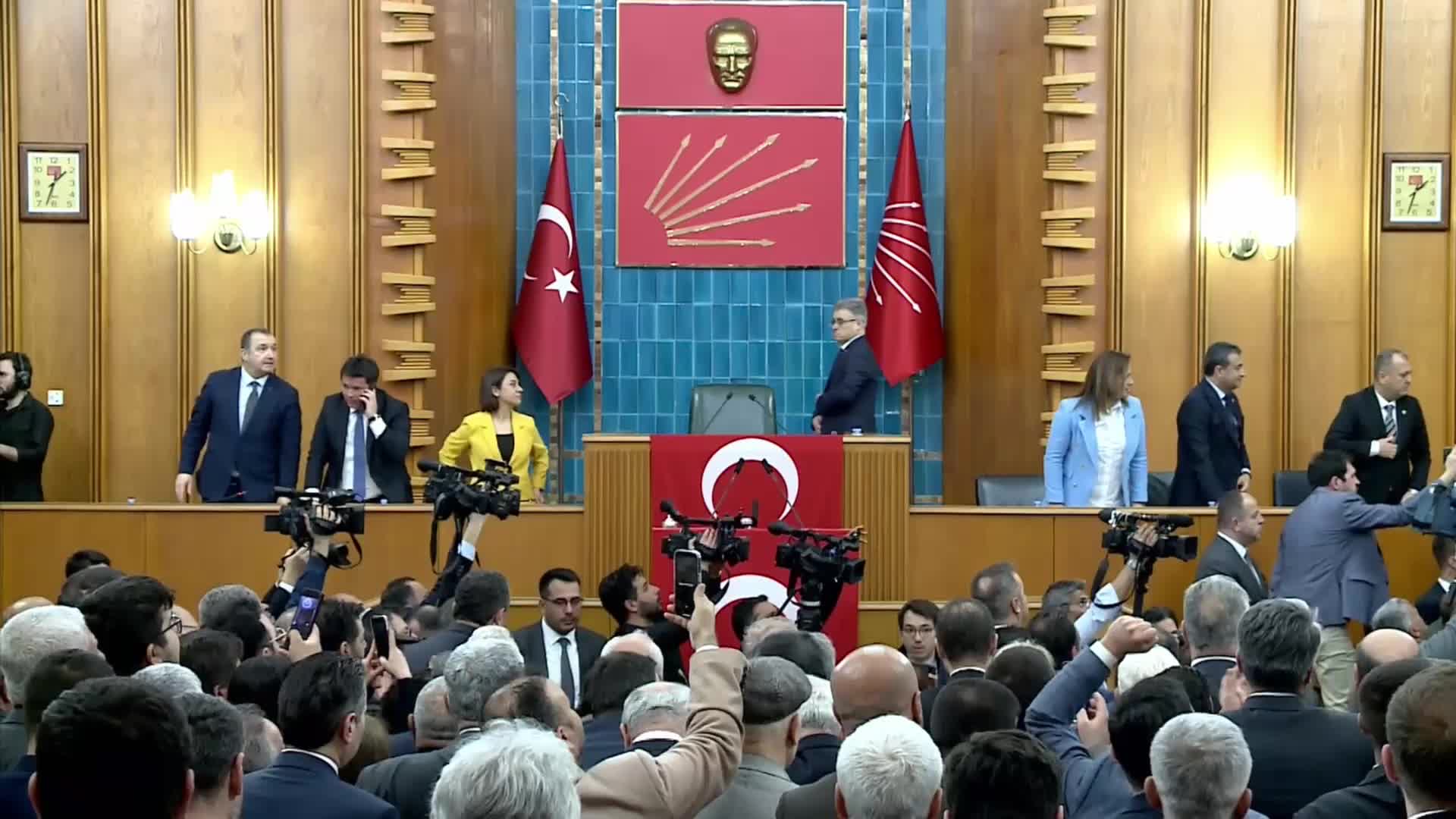 MİLLET İTTİFAKI CUMHURBAŞKANI ADAYI KEMAL KILIÇDAROĞLU: “BUGÜN, ZALİMLERİN TAHTLARINI YIKMAYA ÇOK YAKINIZ. HAKKINIZI HELAL EDİN DOSTLARIM. HADİ BİSMİLLAH”