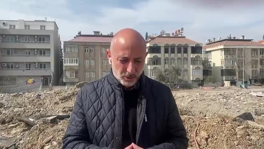 ALİ ÖZTUNÇ: “3 KATLI BİNALARIN HEPSİ AYAKTA, ÇOK KATLILAR YIKILDI. BELEDİYENİN YANLIŞ RUHSAT VERMESİNİN BARİZ ÖRNEĞİ”