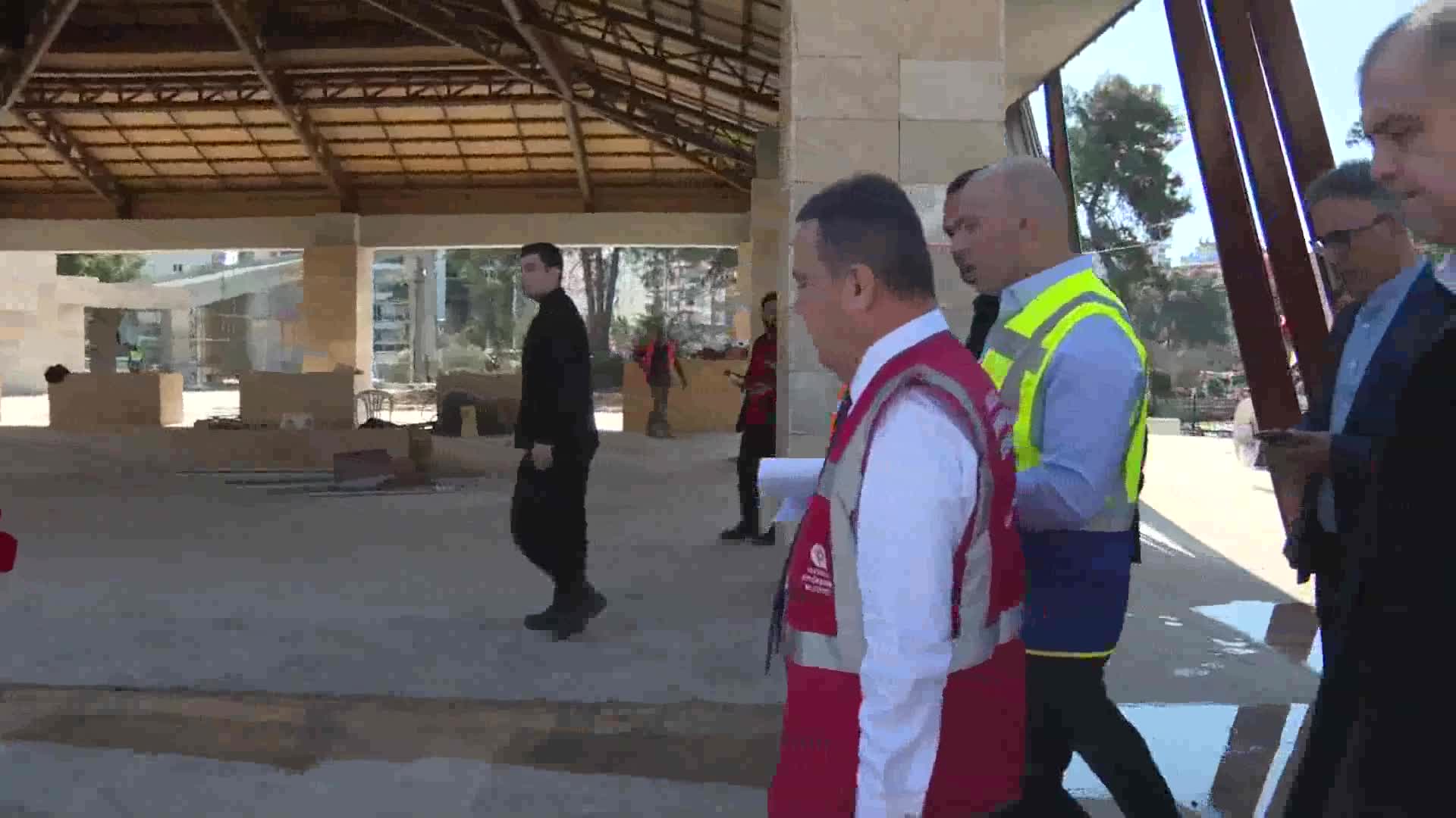 MUHİTTİN BÖCEK UNCALI KENT MEZARLIĞI ÇALIŞMALARINI YERİNDE İNCELEDİ
