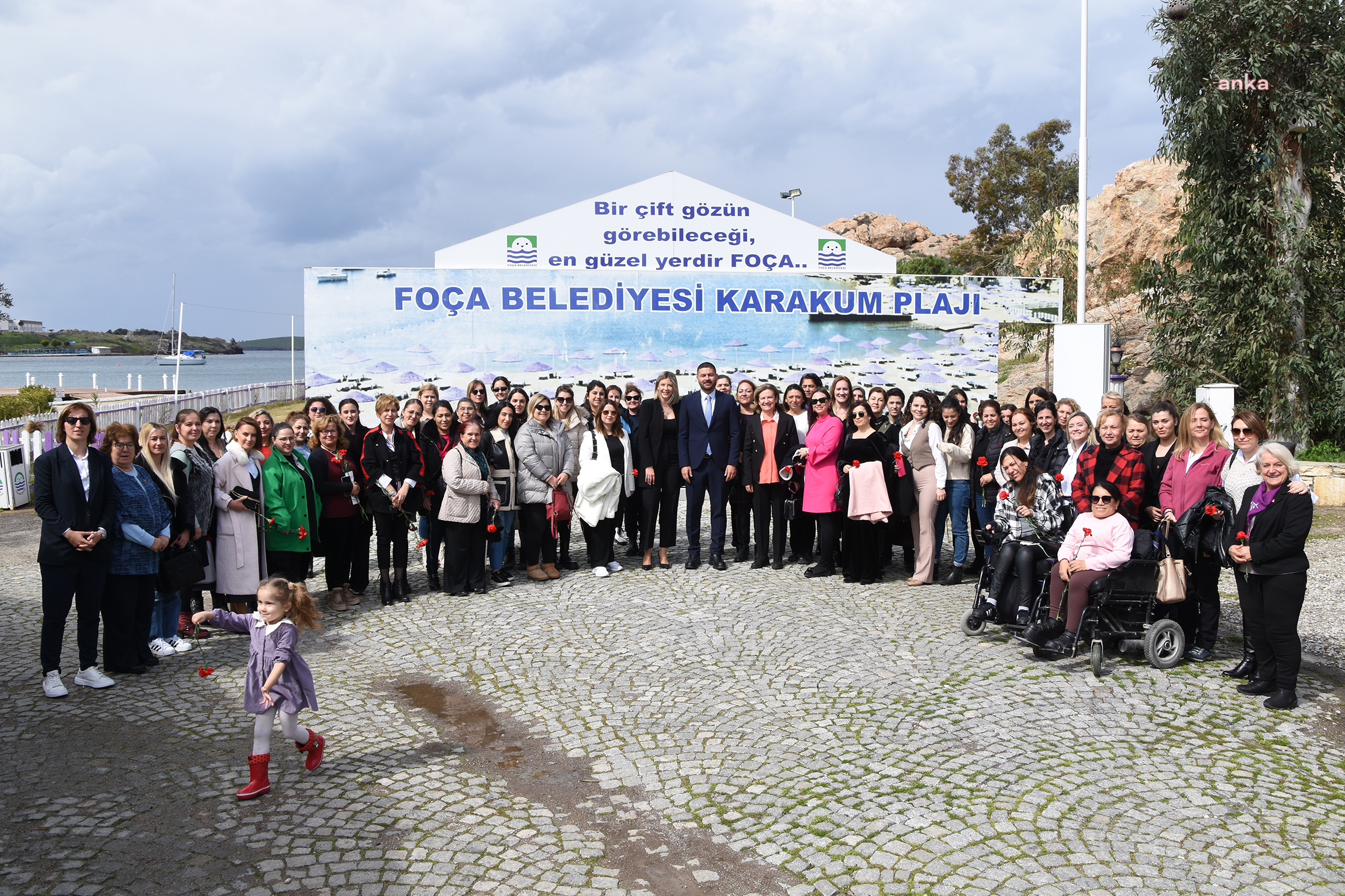 FOÇA BELEDİYE BAŞKANI FATİH GÜRBÜZ’DEN 8 MART KUTLAMASI