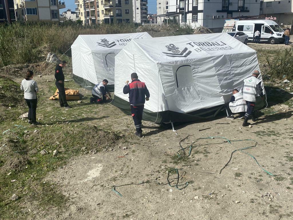 TORBALI BELEDİYESİ’NDEN OSMANİYE’YE 100 TERMAL ÇADIR