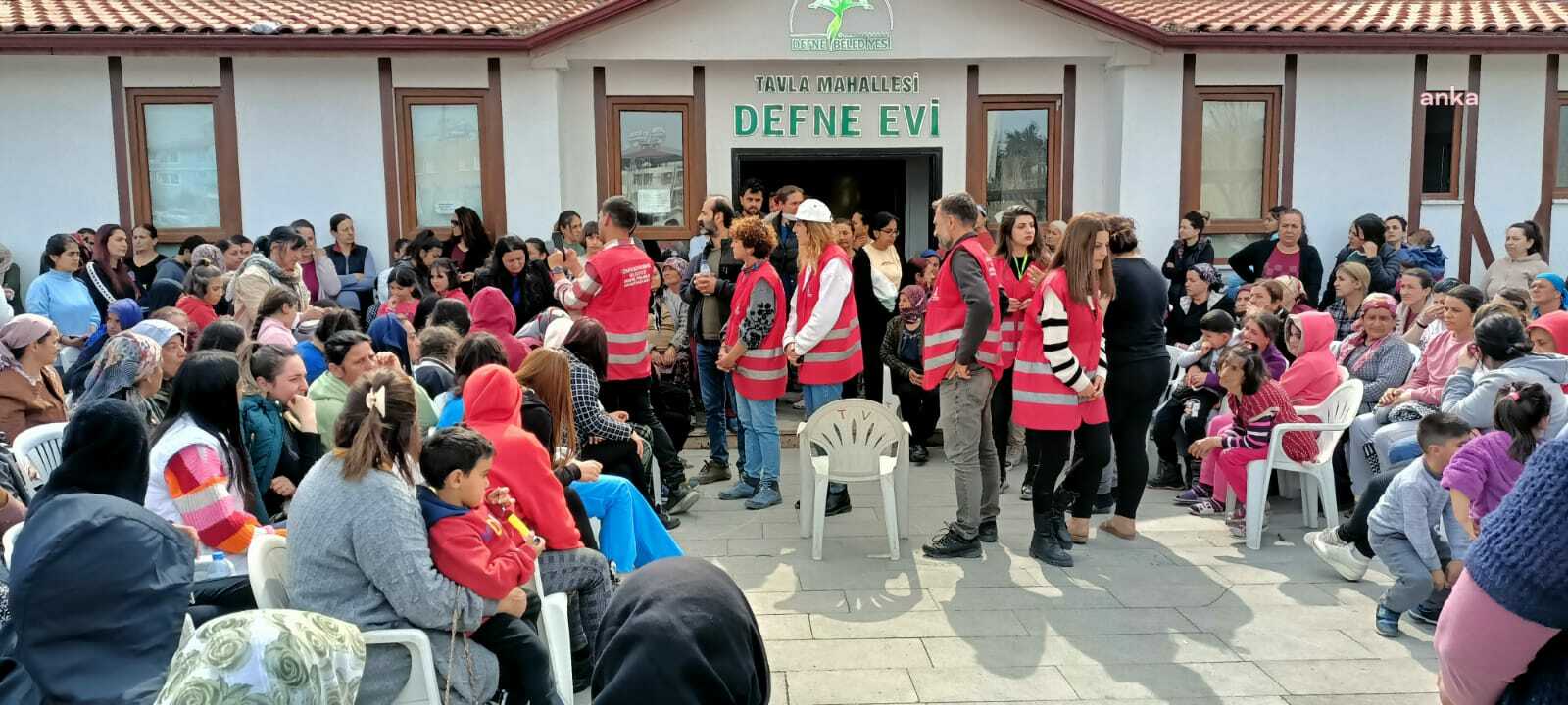 HATAY’DAKİ ÇADIRKENTTE 8 MART KUTLAMASI
