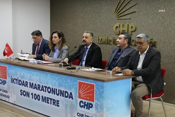 CHP'NİN İZMİR’DEKİ İLÇE BAŞKANLARI 'SEÇİM' GÜNDEMİYLE TOPLANDI
